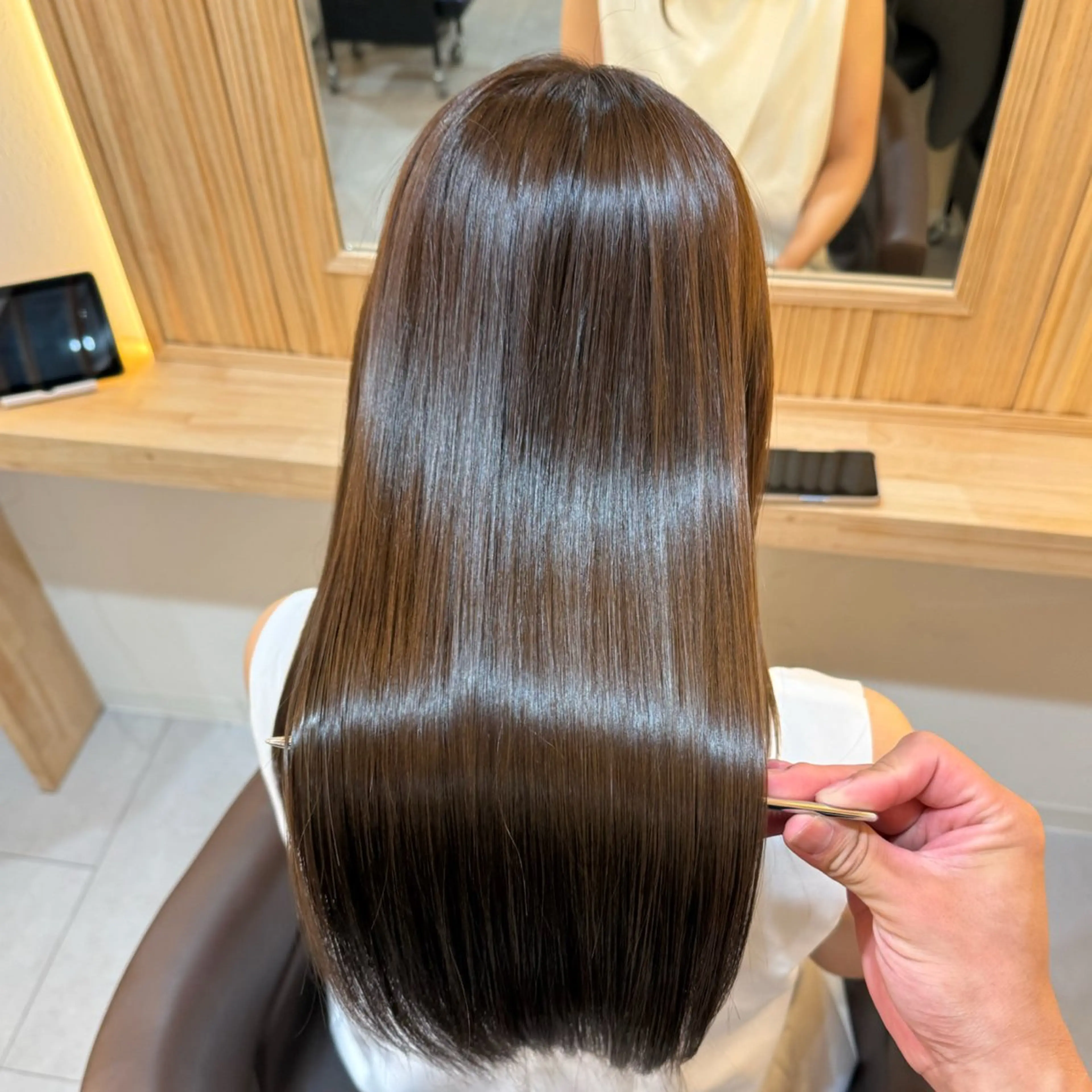 セミロング ケアカラー トリートメント カット ヘアカラー トリートメント attrait南堀江所属・乾かすだけで艶髪 松村海世のヘアスタイル