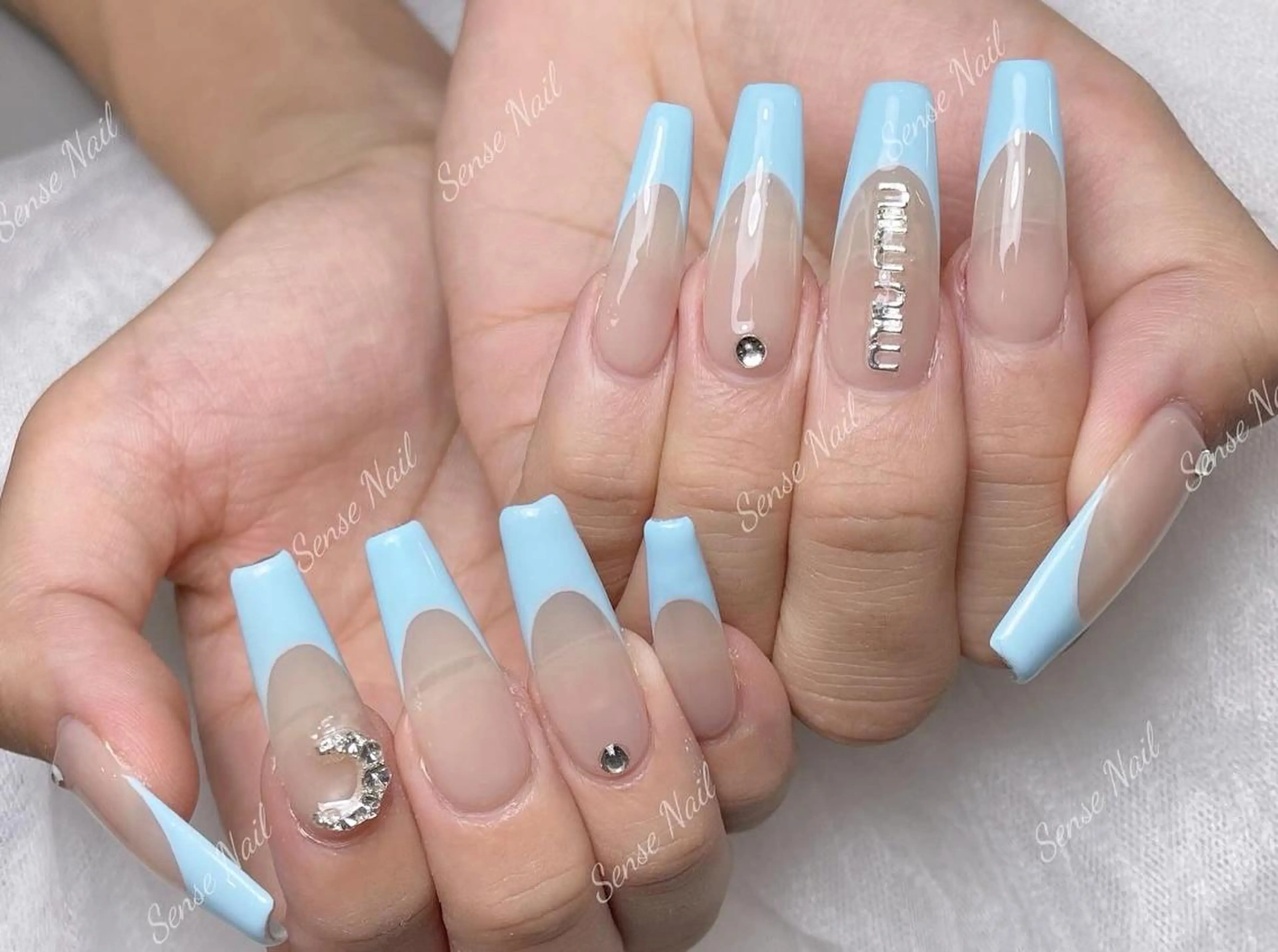 ネイル ハンドネイル ハンドケア Queening 🦋のネイルデザイン