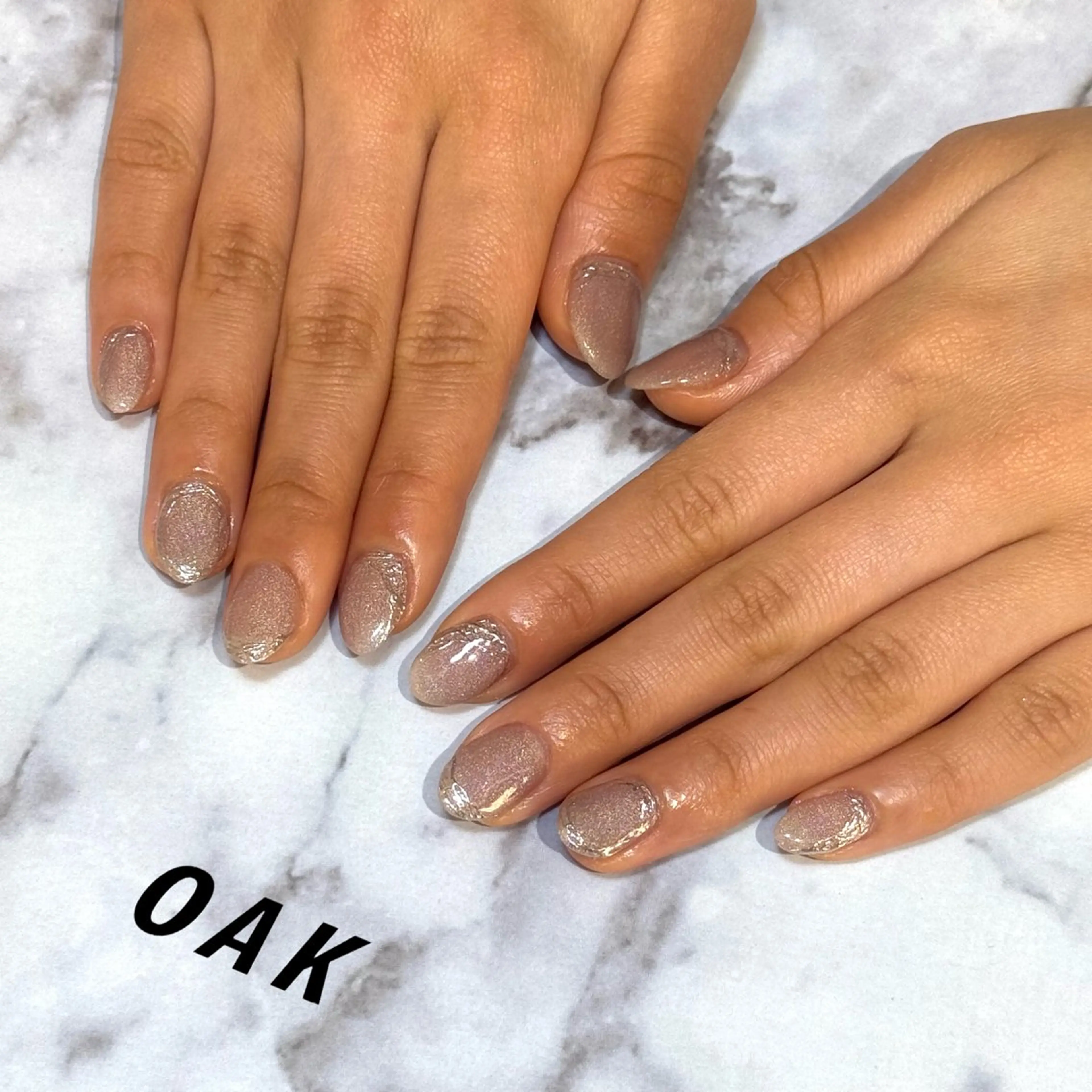 ネイル アートネイル マグネットネイル ミラーネイル シルバー シンプルネイル ハンドネイル sii eyelash&nail鷺沼所属・💅sii /KYOKA💅のネイルデザイン