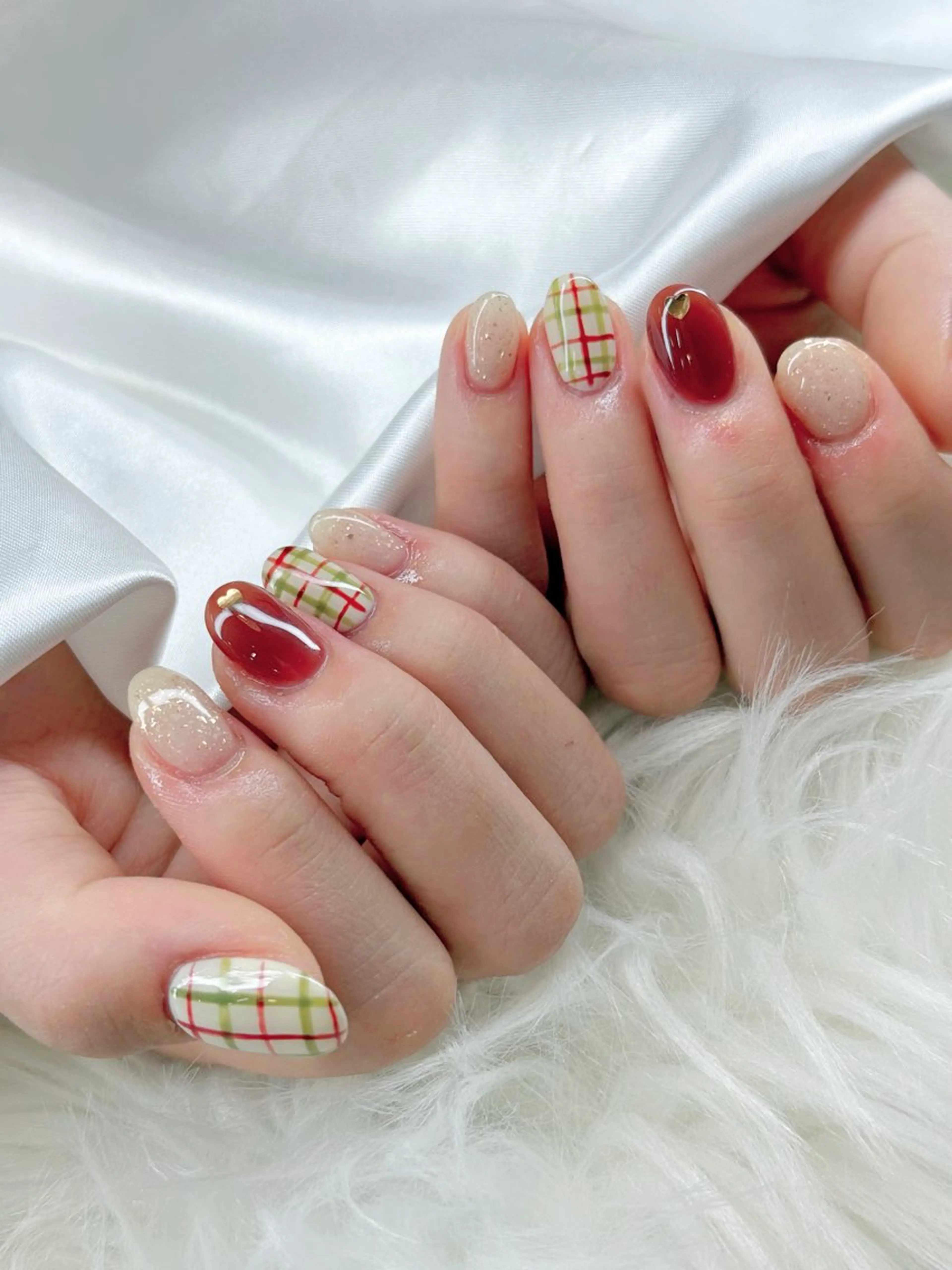 ネイル 冬ネイル クリスマス ハンドネイル Agate miku🎀‧₊のネイルデザイン