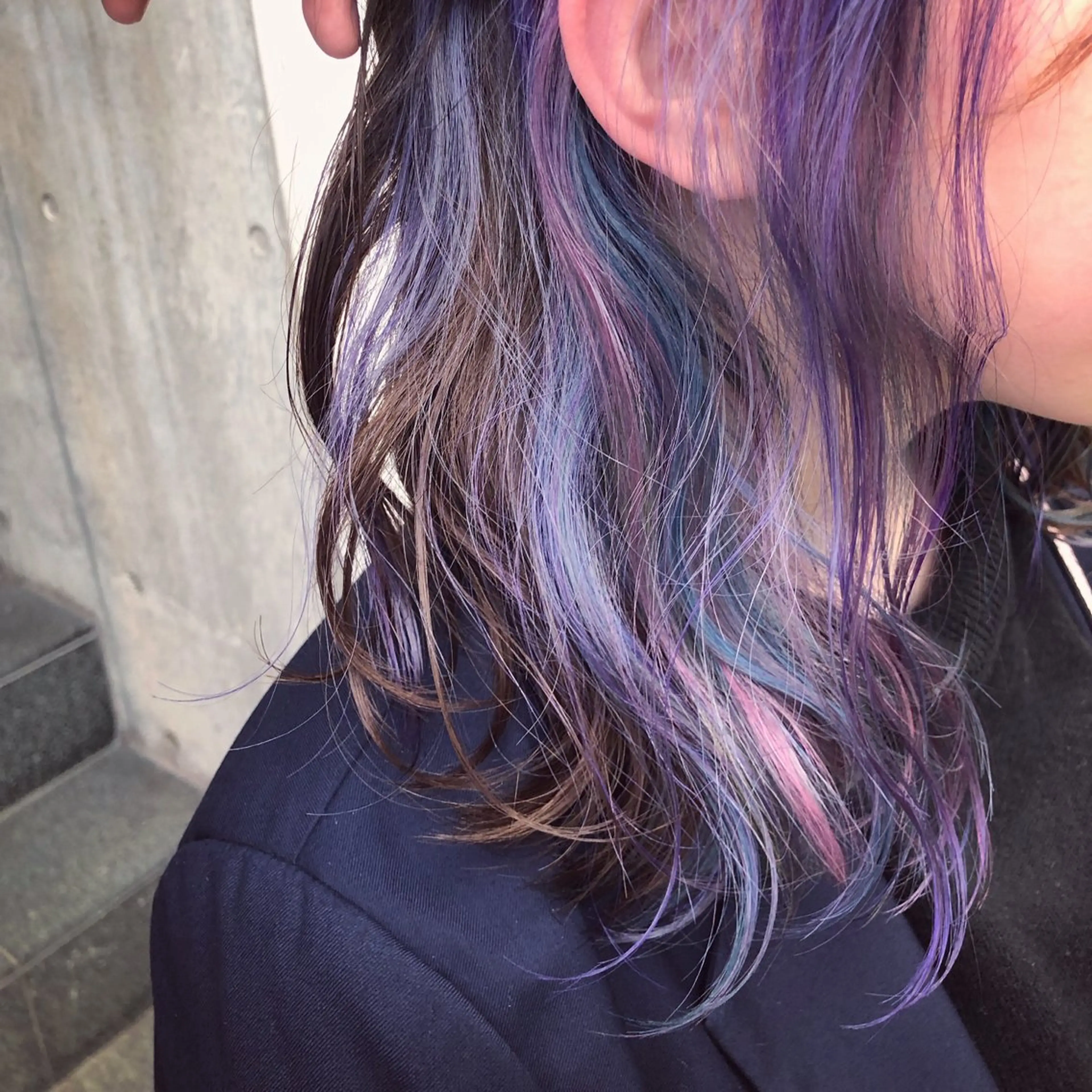 ミディアム カラー ブリーチ イヤリングカラー インナーカラー ユニコーンカラー カット ヘアカラー トリートメント 原宿サロン代表 デザインカラー伊藤卓のヘアスタイル