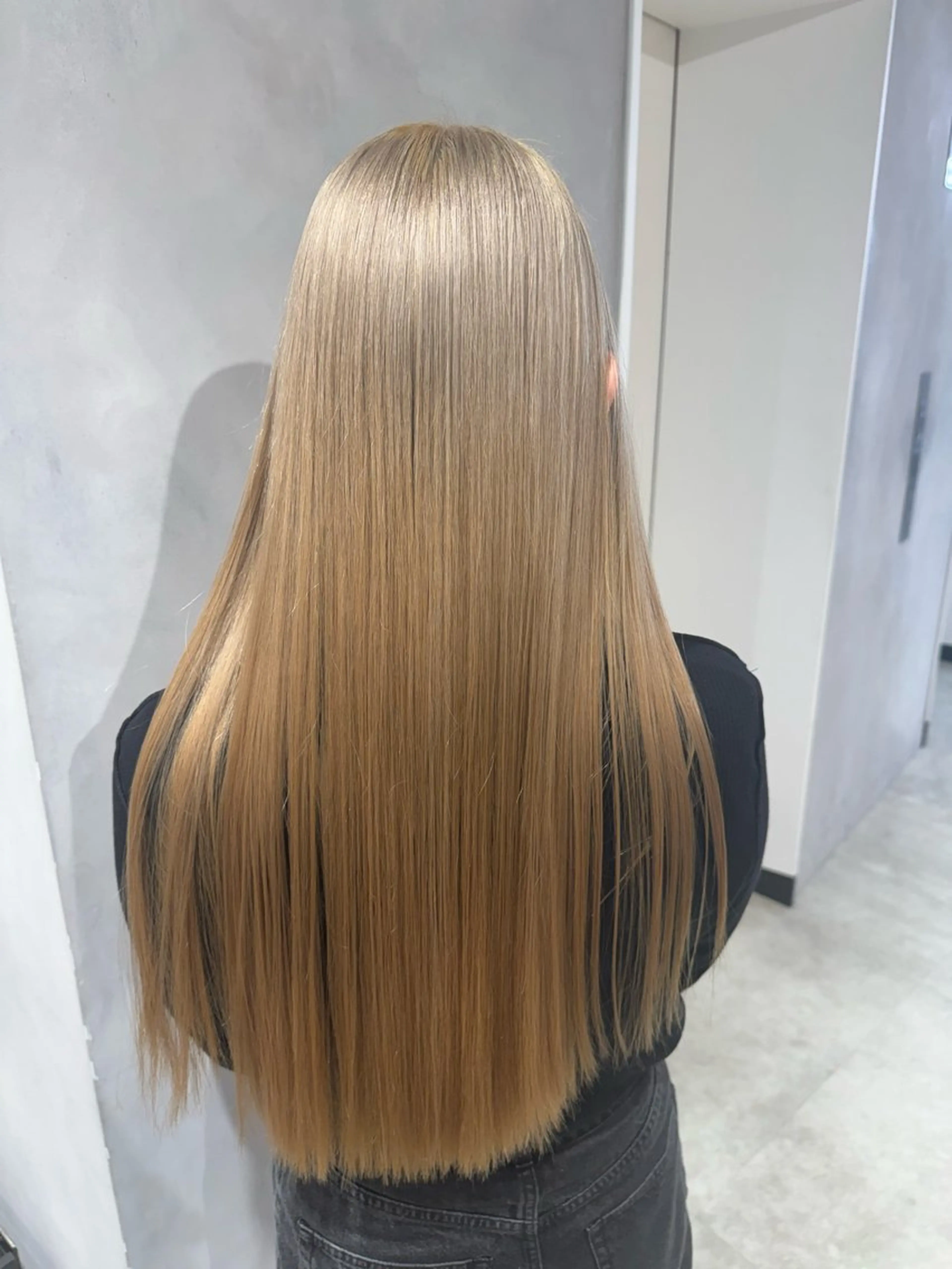 ロング カラー ブリーチ 抜きっぱなしブロンド ブロンド カット ヘアカラー トリートメント 透明感カラー✨艶髪 制作🌱山根あゆみのヘアスタイル