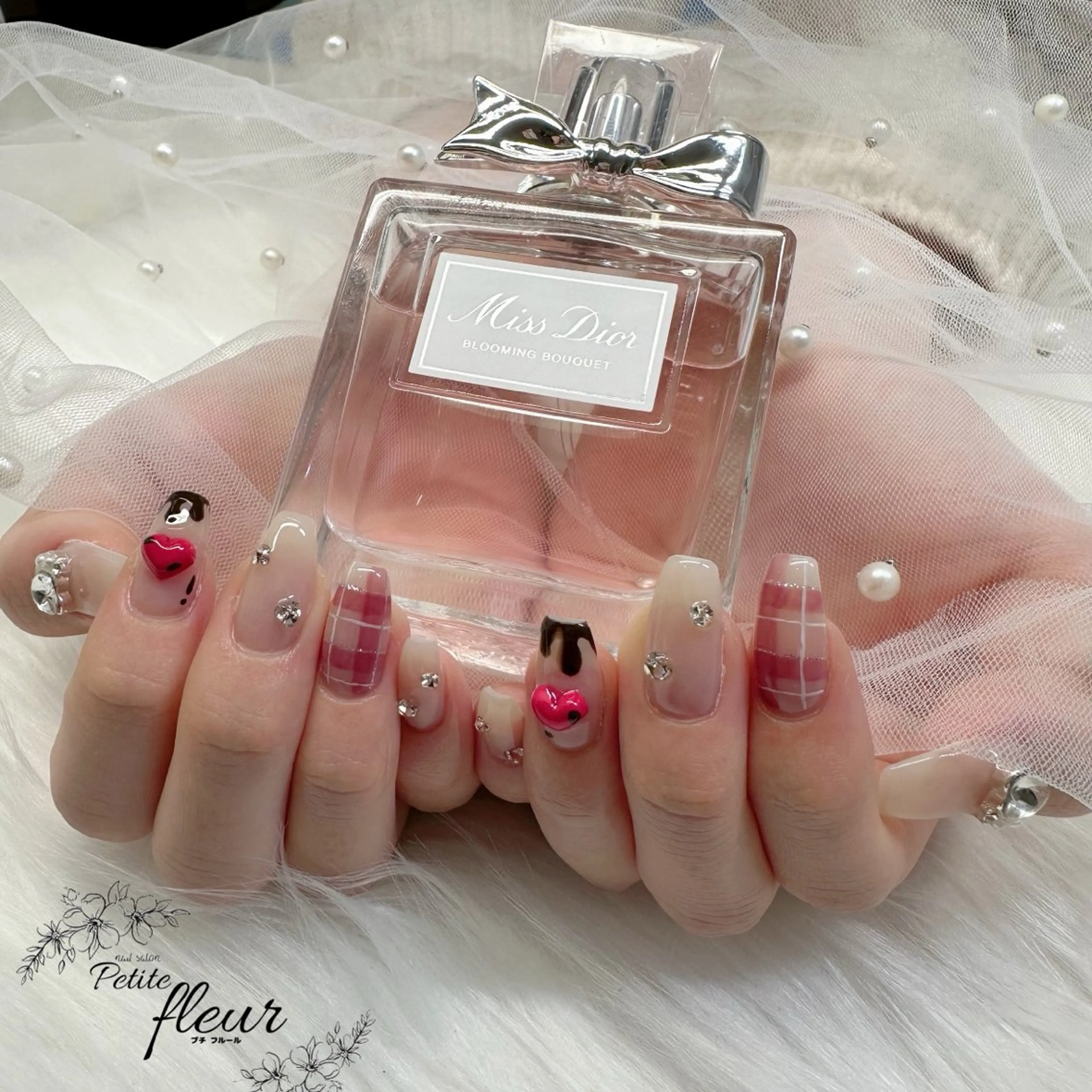 ネイル ハート バレンタイン ❁⃘*。Petite fleur❁⃘*りさのネイルデザイン