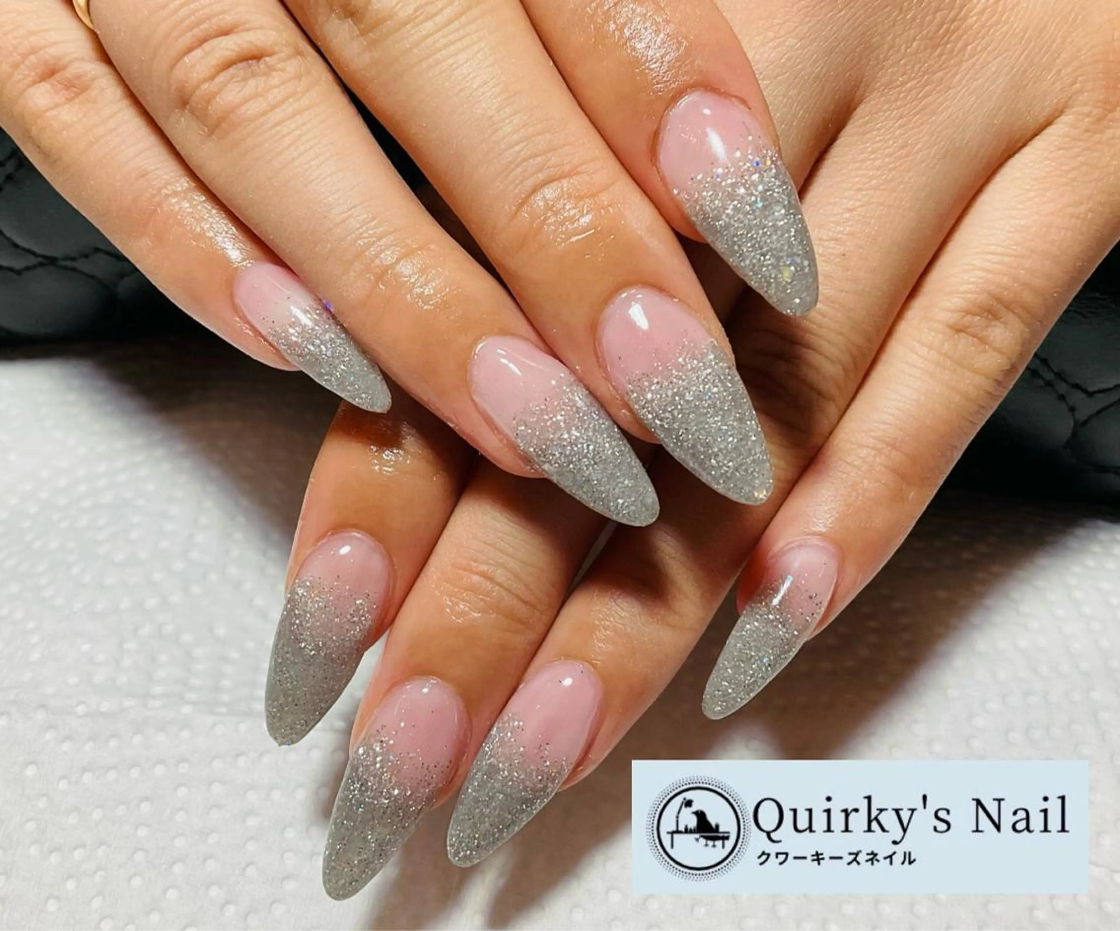 ネイル アートネイル ジェルネイル グラデーション ホログラムネイル キラキラネイル Quirky's Nail【栄店】のネイルデザイン