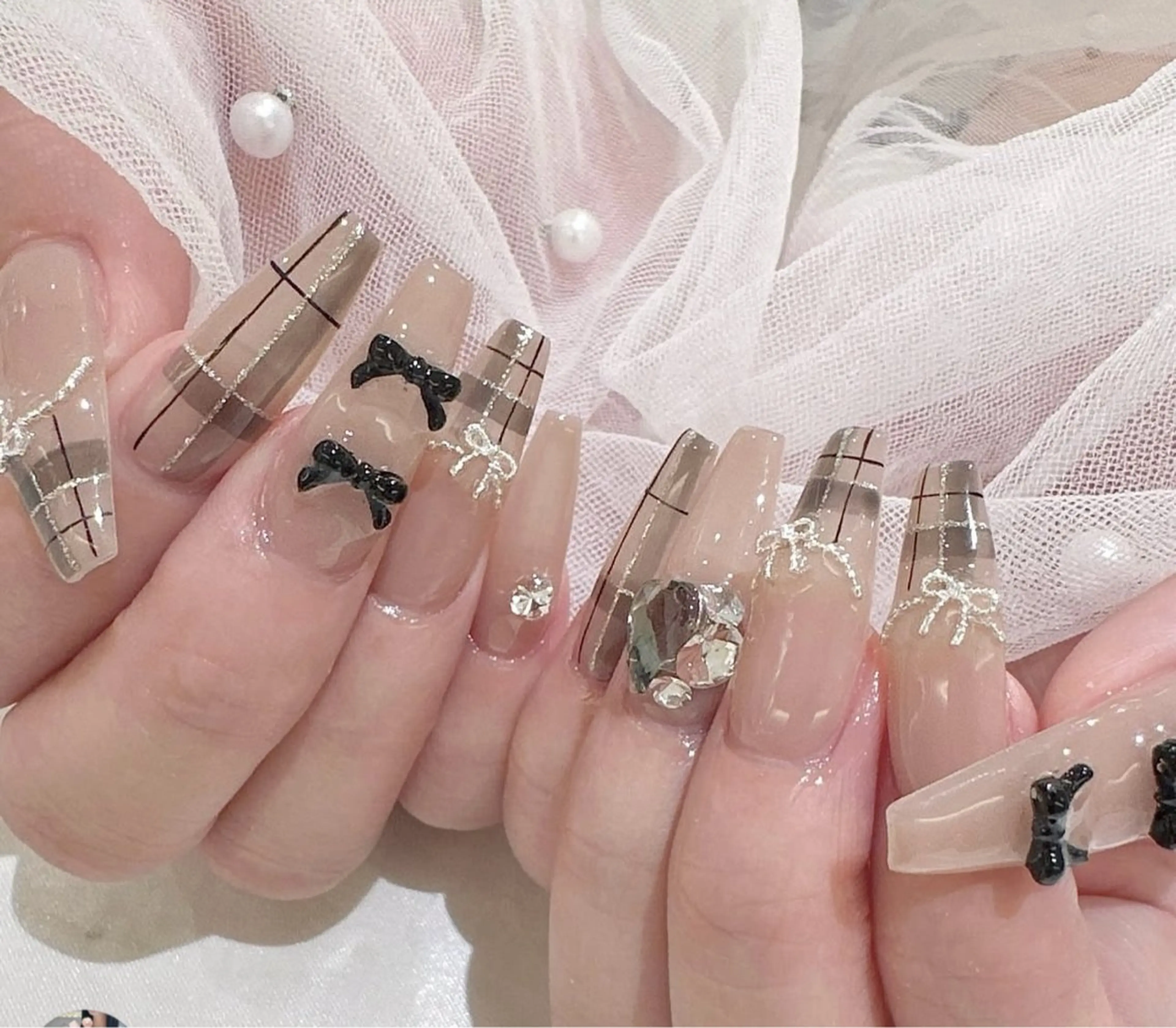 ネイル ボルドー ブラウン チークネイル ドット フットネイル yurinail所属・yuri nail 高田馬場のネイルデザイン