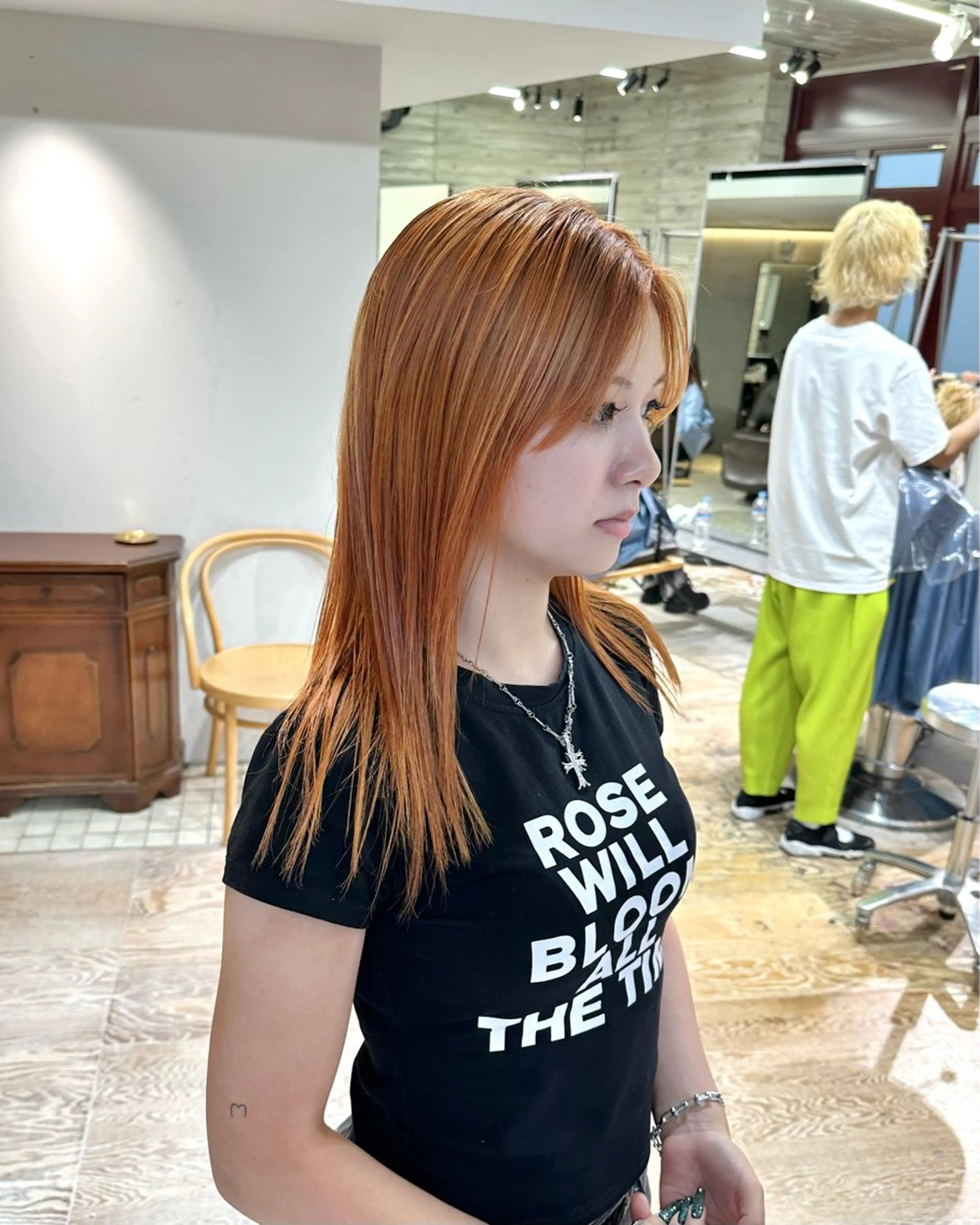セミロング ヘアカラー トリートメント 抜きっぱなしブロンド ササキカズマのヘアスタイル