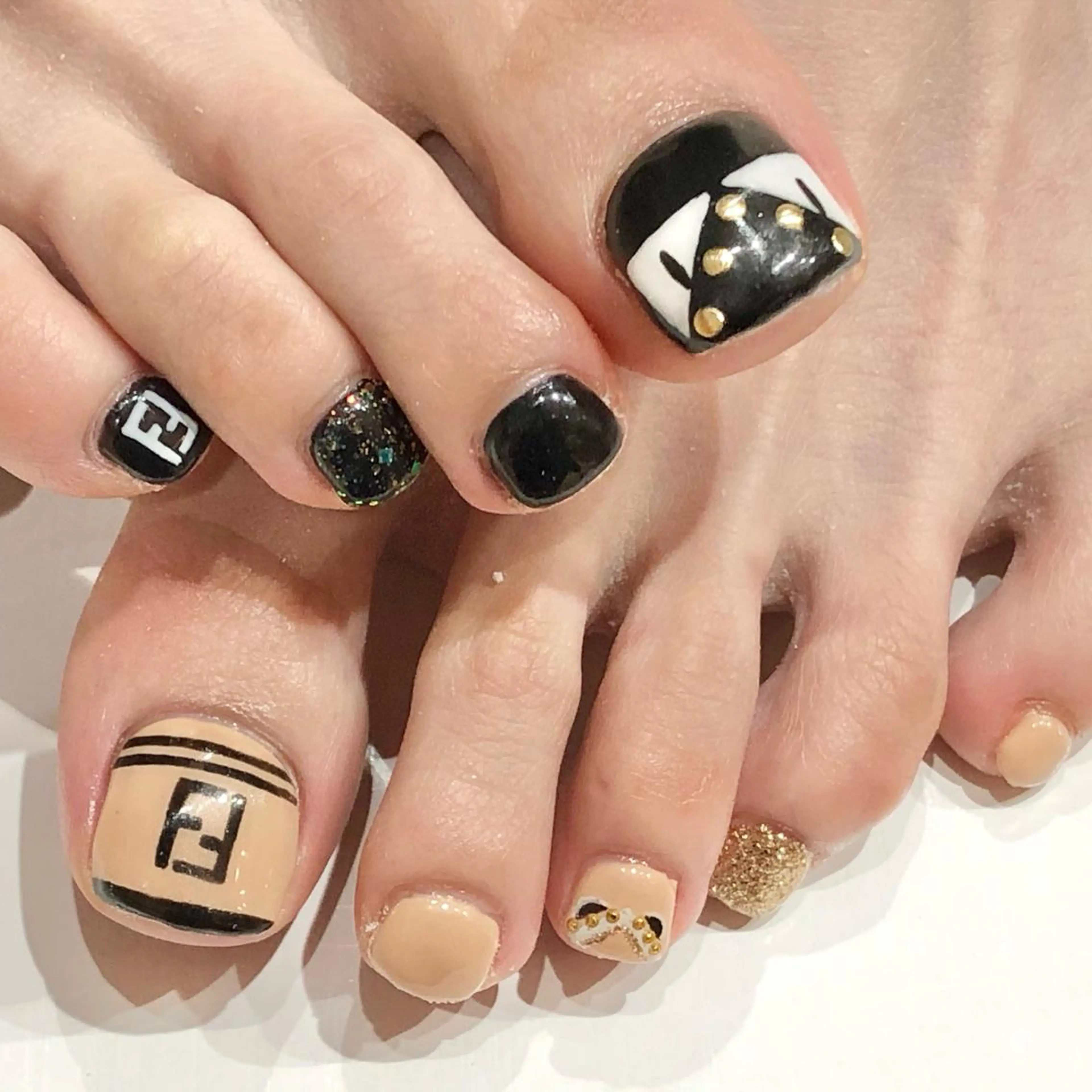 ネイル フットネイル Nest 三田のマツエク・マツパデザイン