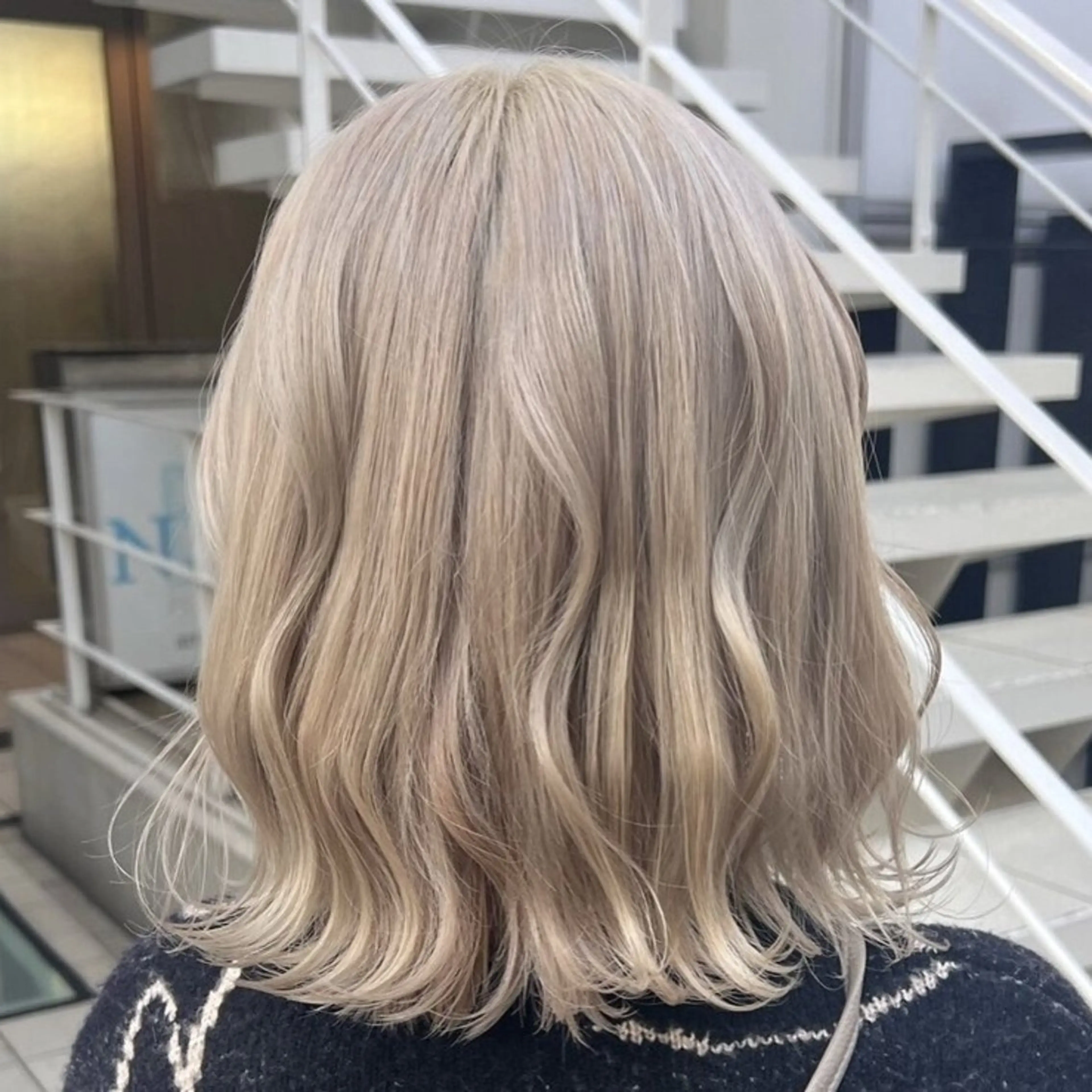 ミディアム カラー ベージュカラー ブリーチ ハイトーンカラー ミルクティーベージュ 💖ブリーチ/暖色 𝐘𝐮𝐢💖のヘアスタイル