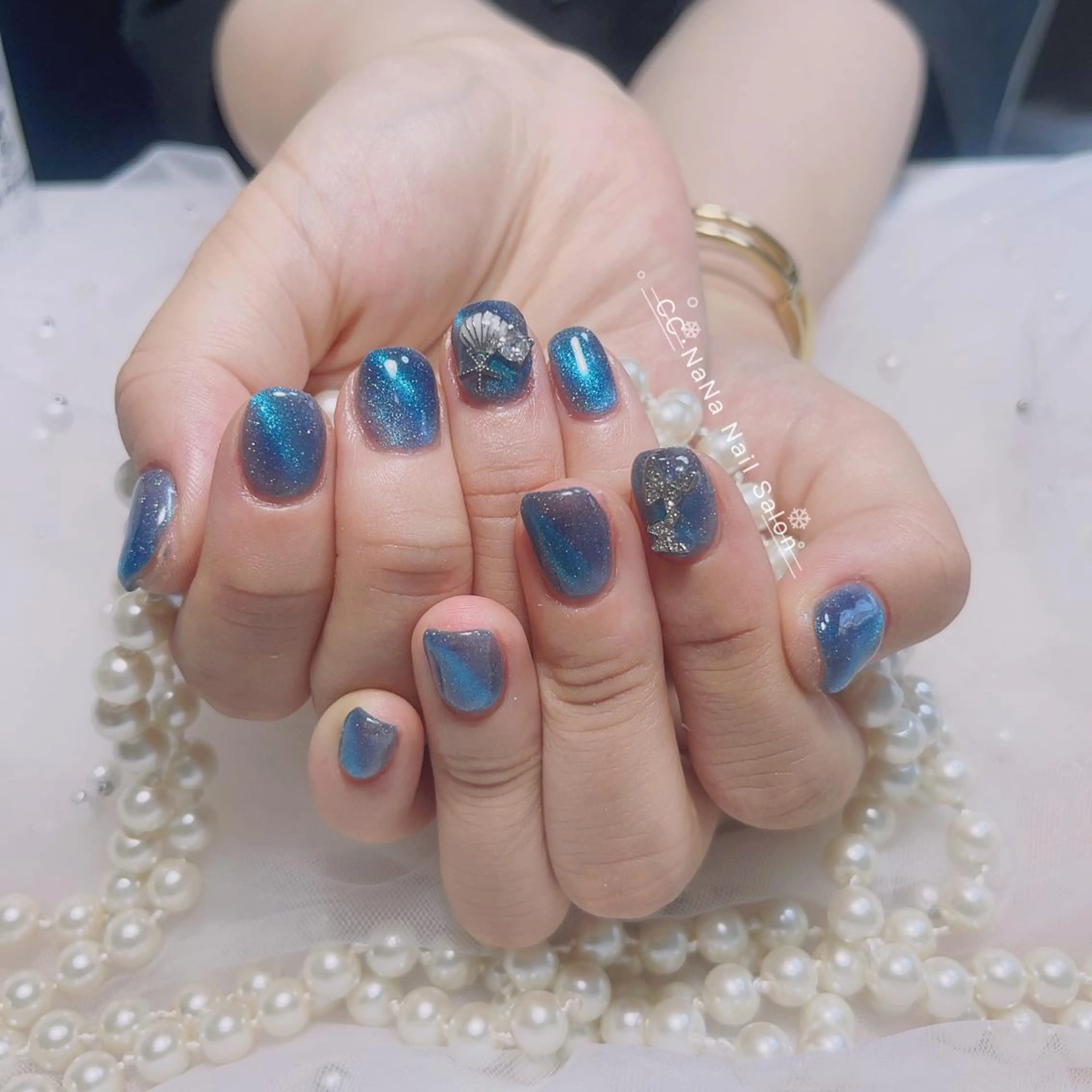 ネイル アートネイル チークネイル フラッシュネイル ジェルネイル キラキラネイル ハンドネイル 💎CC・NaNa 韓国風ネイル🌙のネイルデザイン