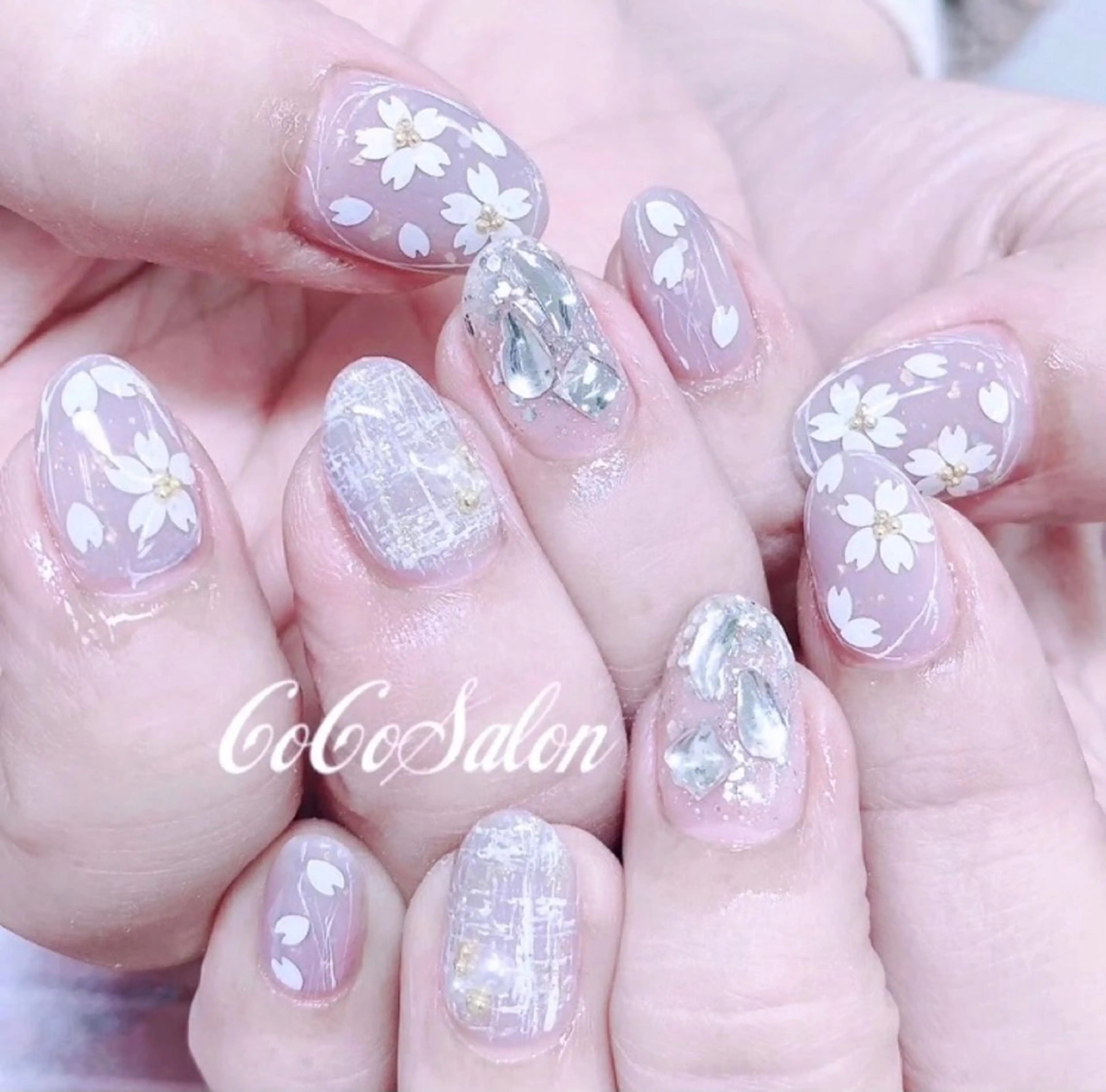 ネイル 桜ネイル フラワーネイル ジェルネイル キラキラネイル 春ネイル CoCo Salon ネイル/睫毛/脱毛のマツエク・マツパデザイン