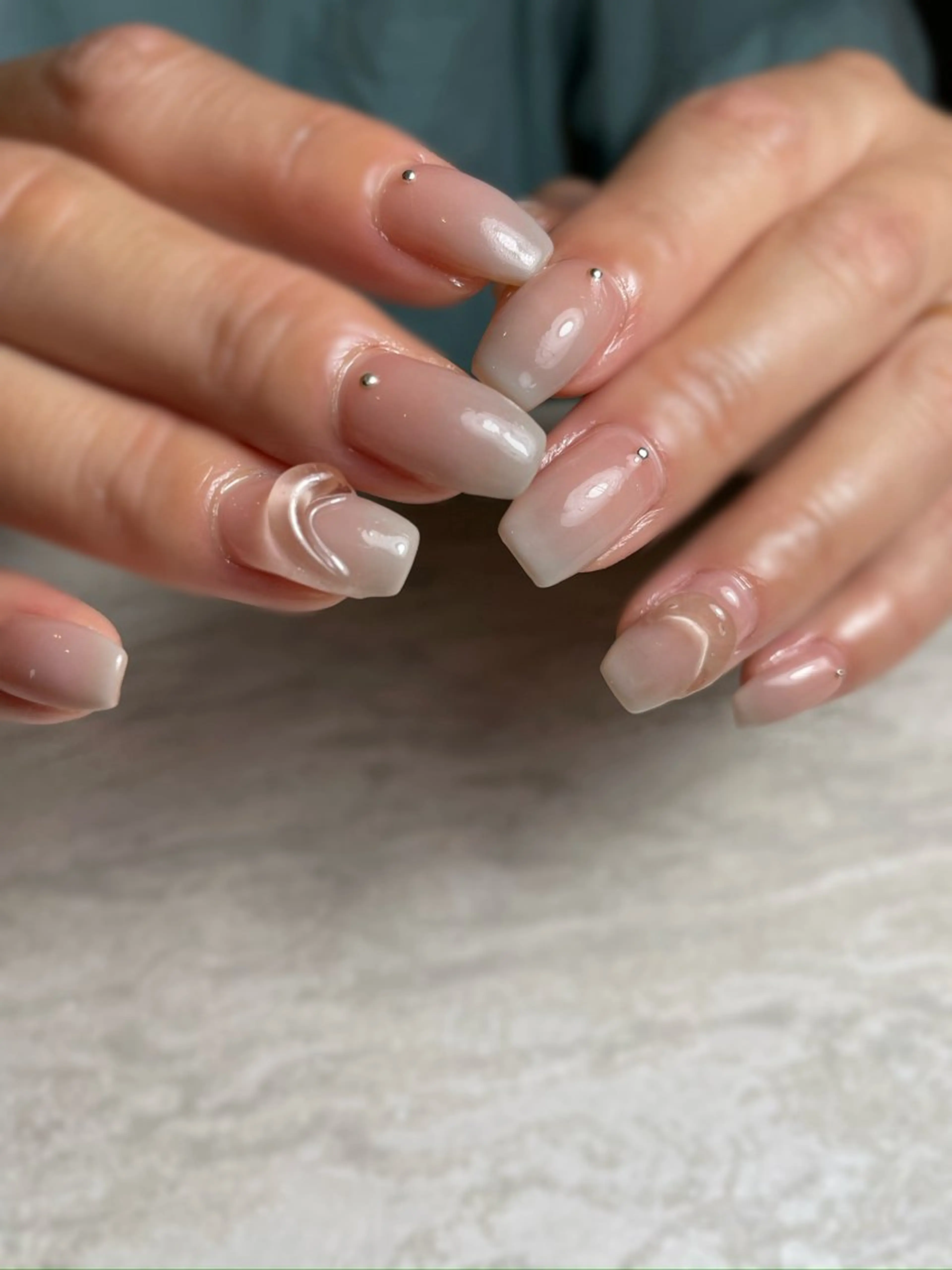 ネイル 持ち込み ニュアンスネイル ハンドネイル G's  nail所属・横浜本郷台駅 《G's nail》のネイルデザイン