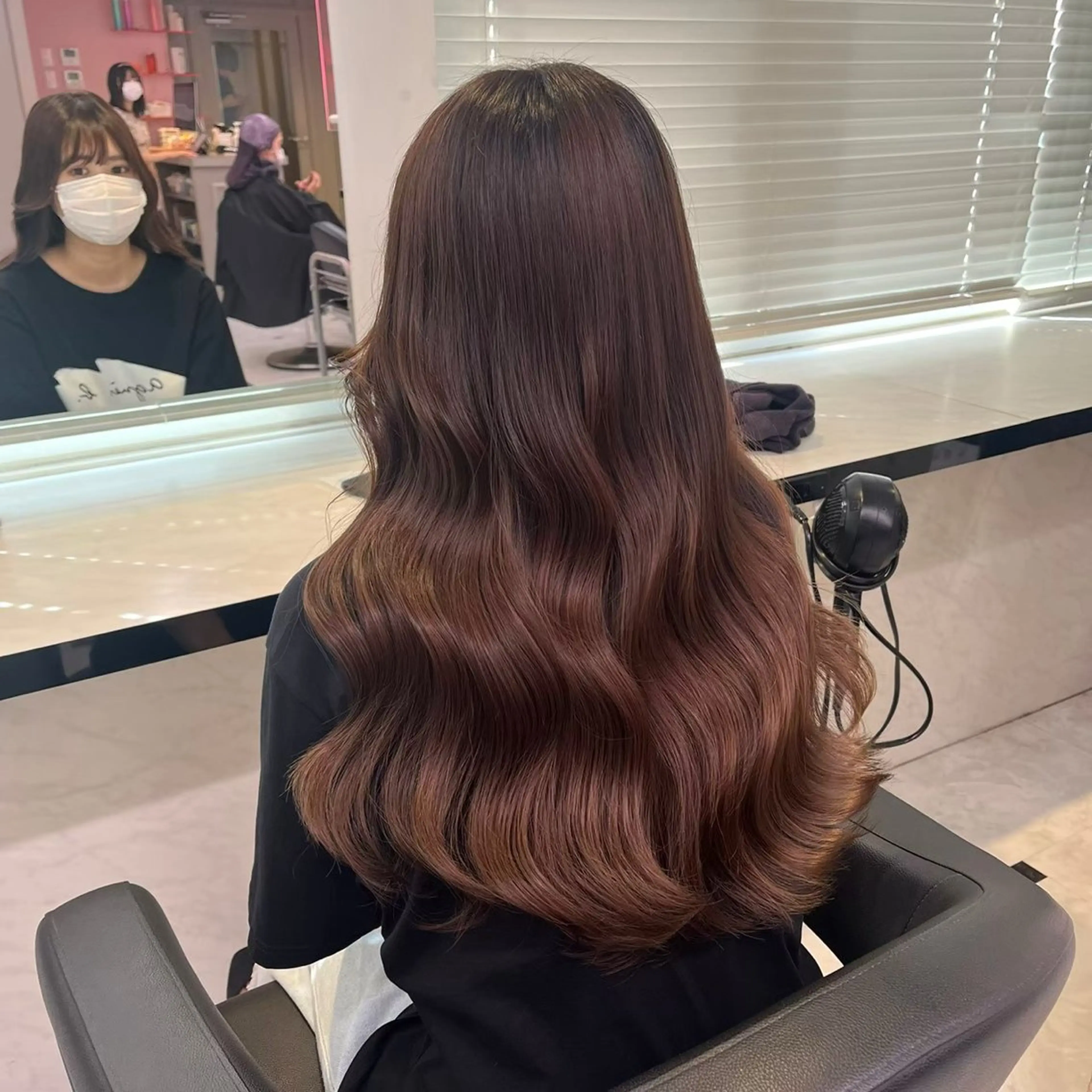 セミロング カラー ヘアアレンジ ヘアカラー トリートメント 🩵ダメージレス艶感 ハイトーン🩷のヘアスタイル