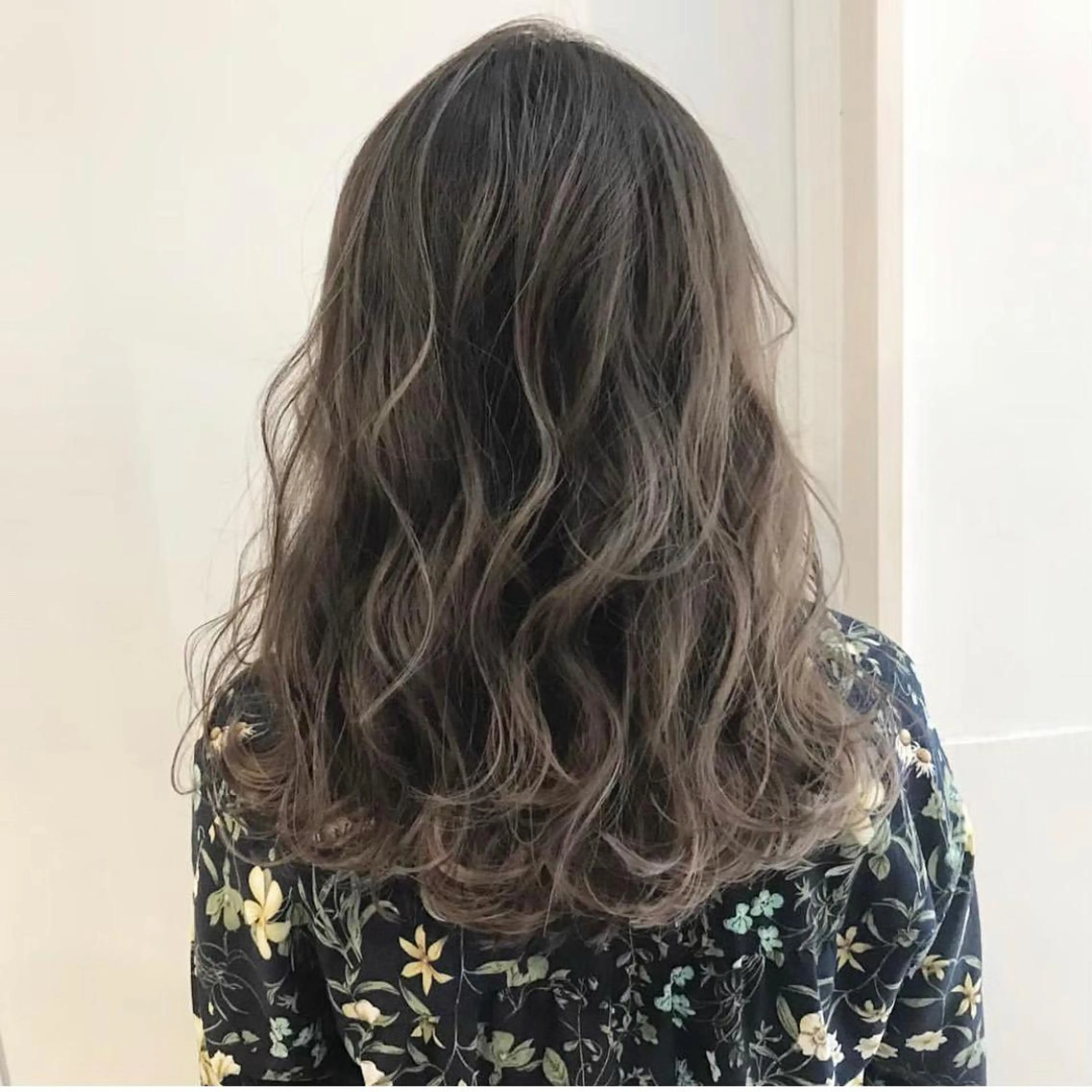 セミロング カラー ヘアアレンジ キッズ アディクシーカラー バレイヤージュ ミストバング ベージュカラー 黒髪 カラー特化サロン梅田 Eir茶屋町/山下のヘアスタイル