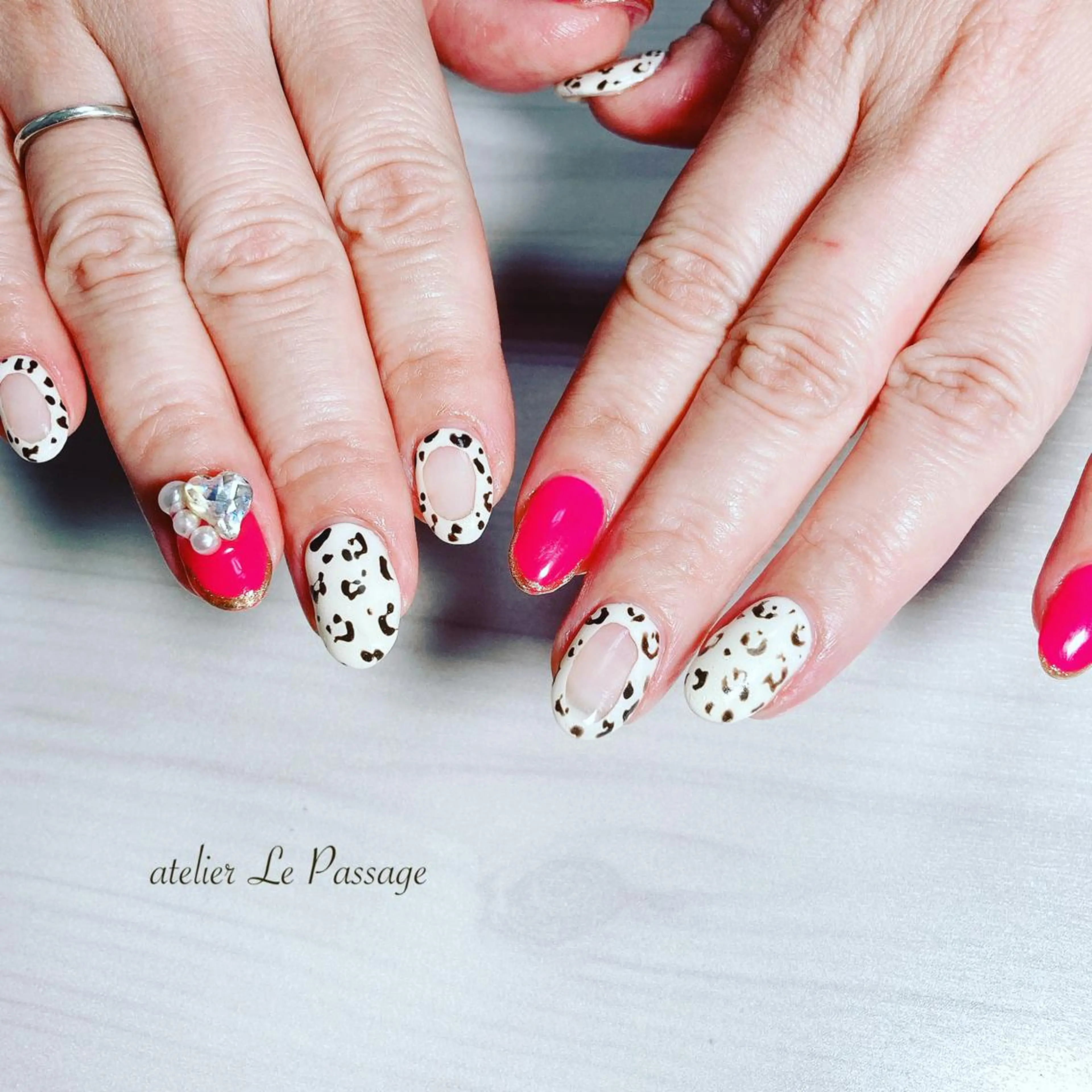 ネイル ジェルネイル ニュアンスネイル パラジェル ピンク 冬ネイル Atelier Le Passage所属・h nakatsukaのネイルデザイン