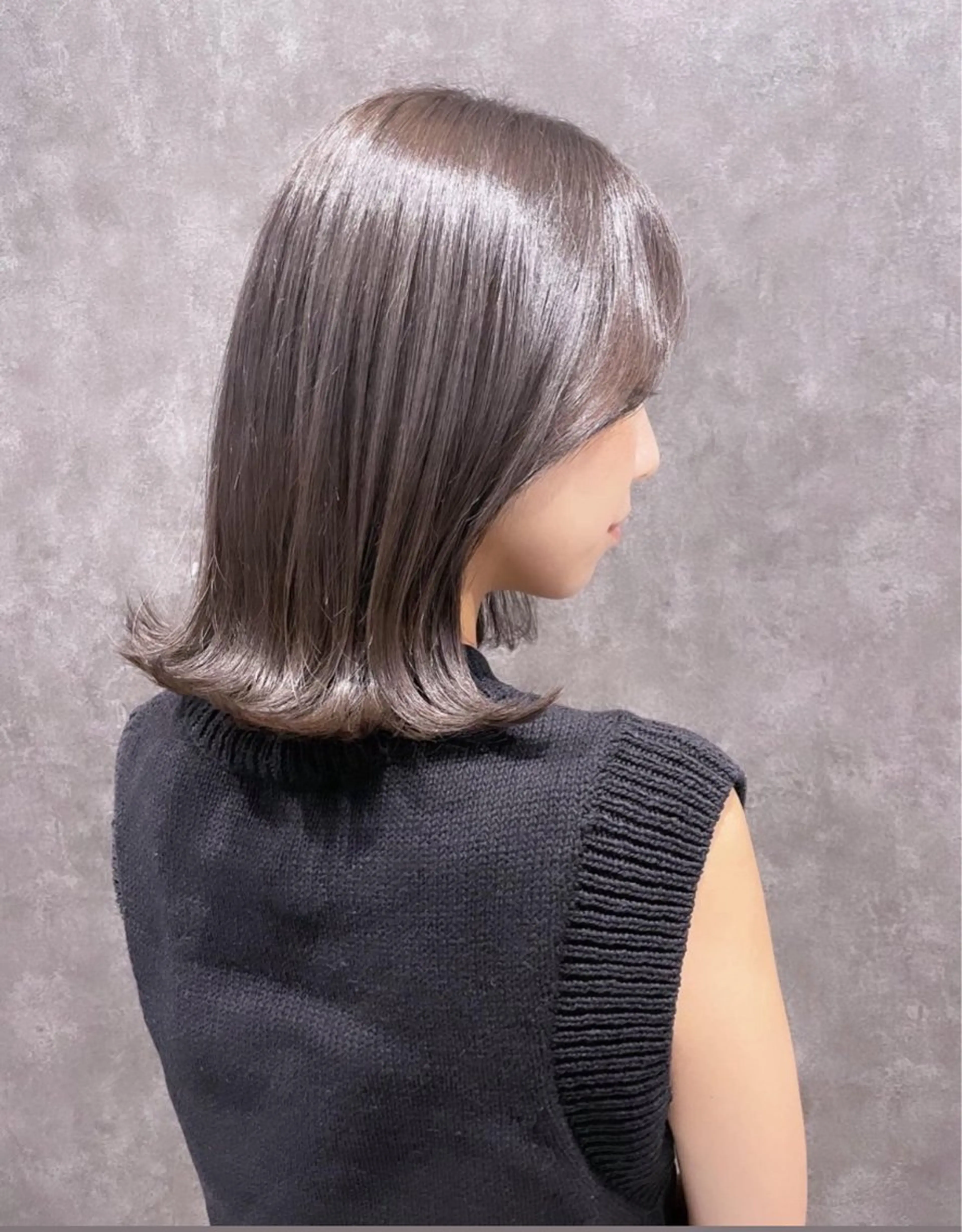 セミロング カット _WHITE /藤田唯生のヘアスタイル