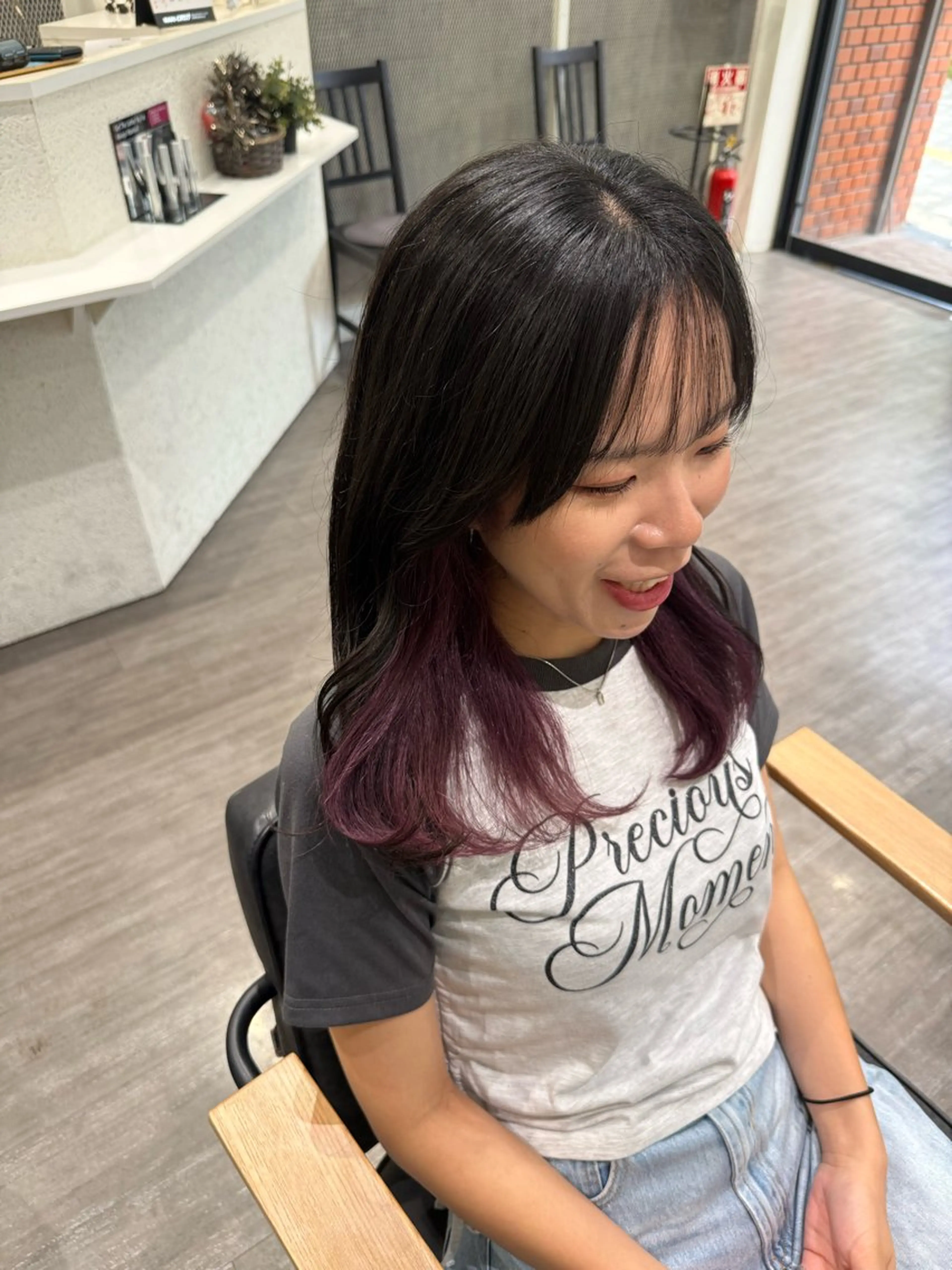 ミディアム カラー ブリーチ カシス レッドカラー カット ヘアカラー トリートメント 上田 紗也のヘアスタイル