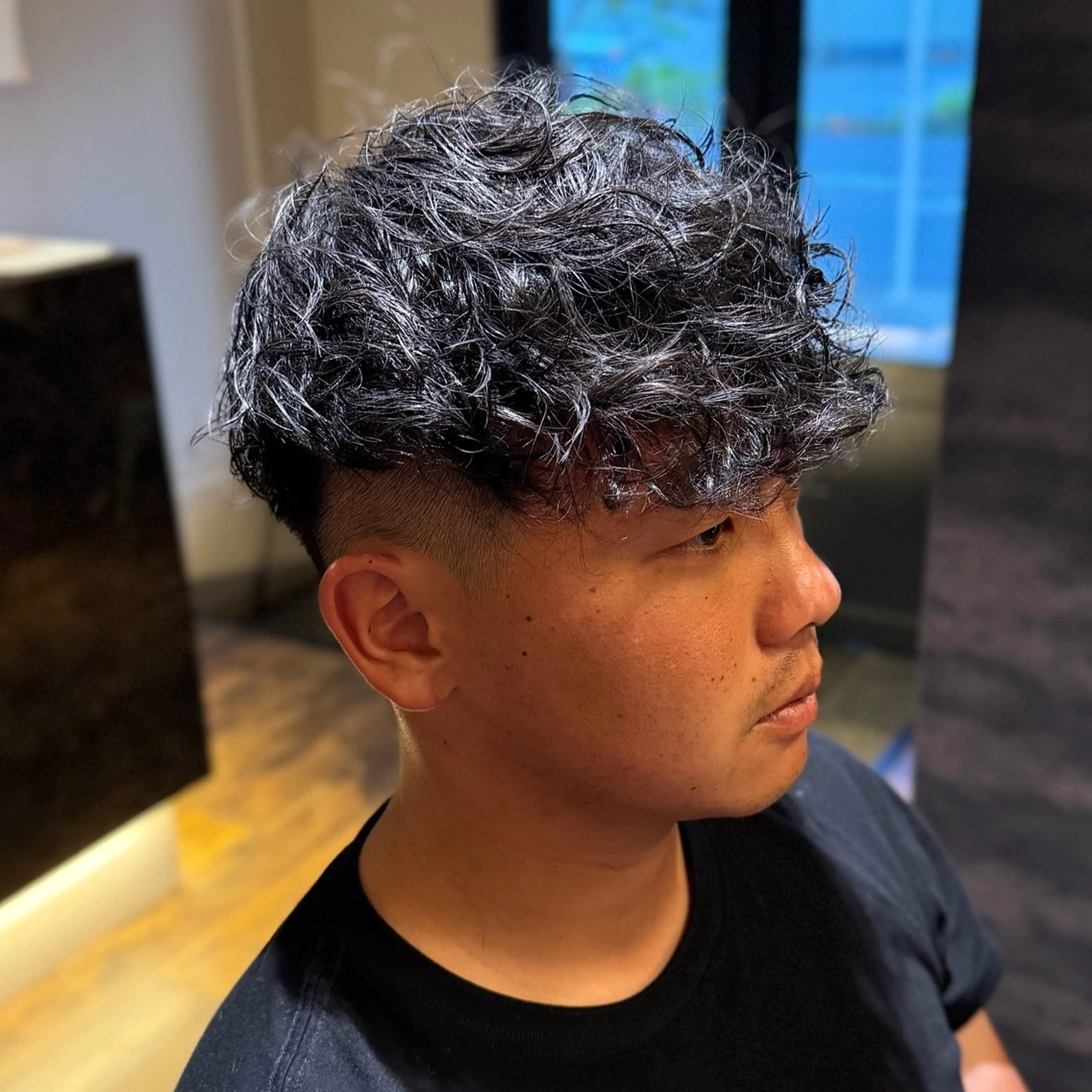 ショート パーマ メンズ スペインカール カット パーマ 久保 貴大のヘアスタイル