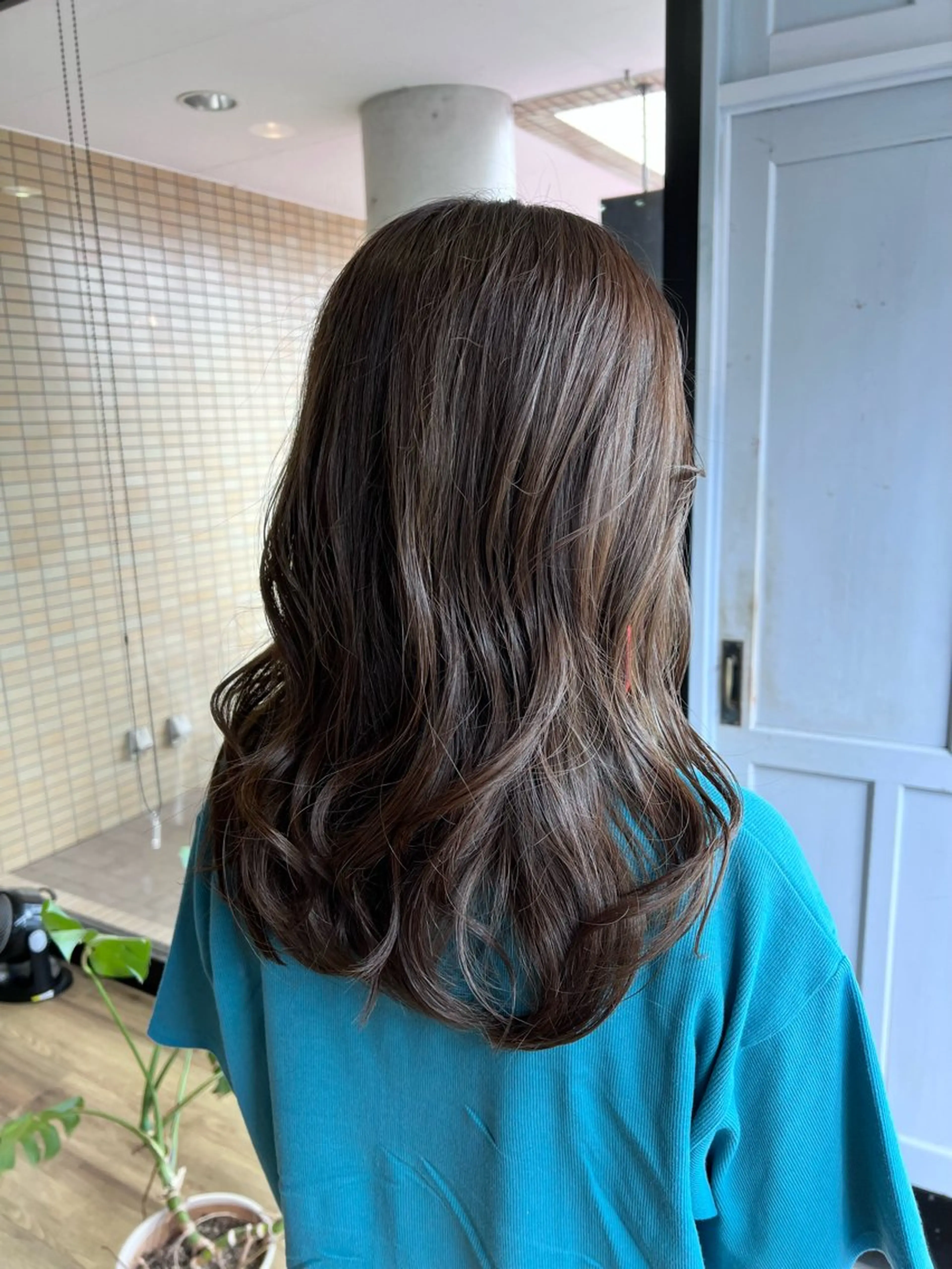 ロング カラー カット ヘアカラー トリートメント ツキダテ ユイのヘアスタイル