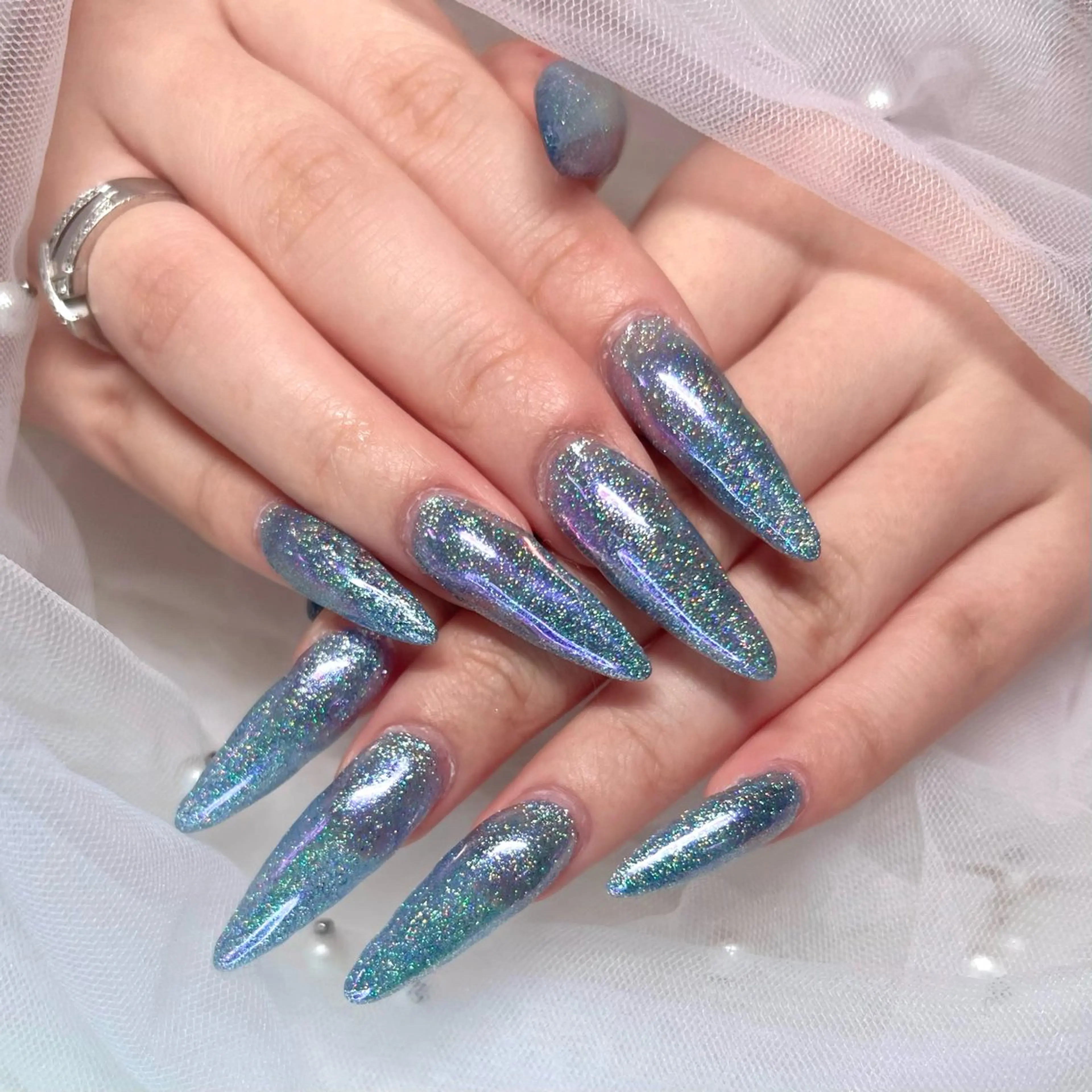 ネイル オーロラネイル ブルー フラッシュネイル ハンドネイル Noix nailのネイルデザイン