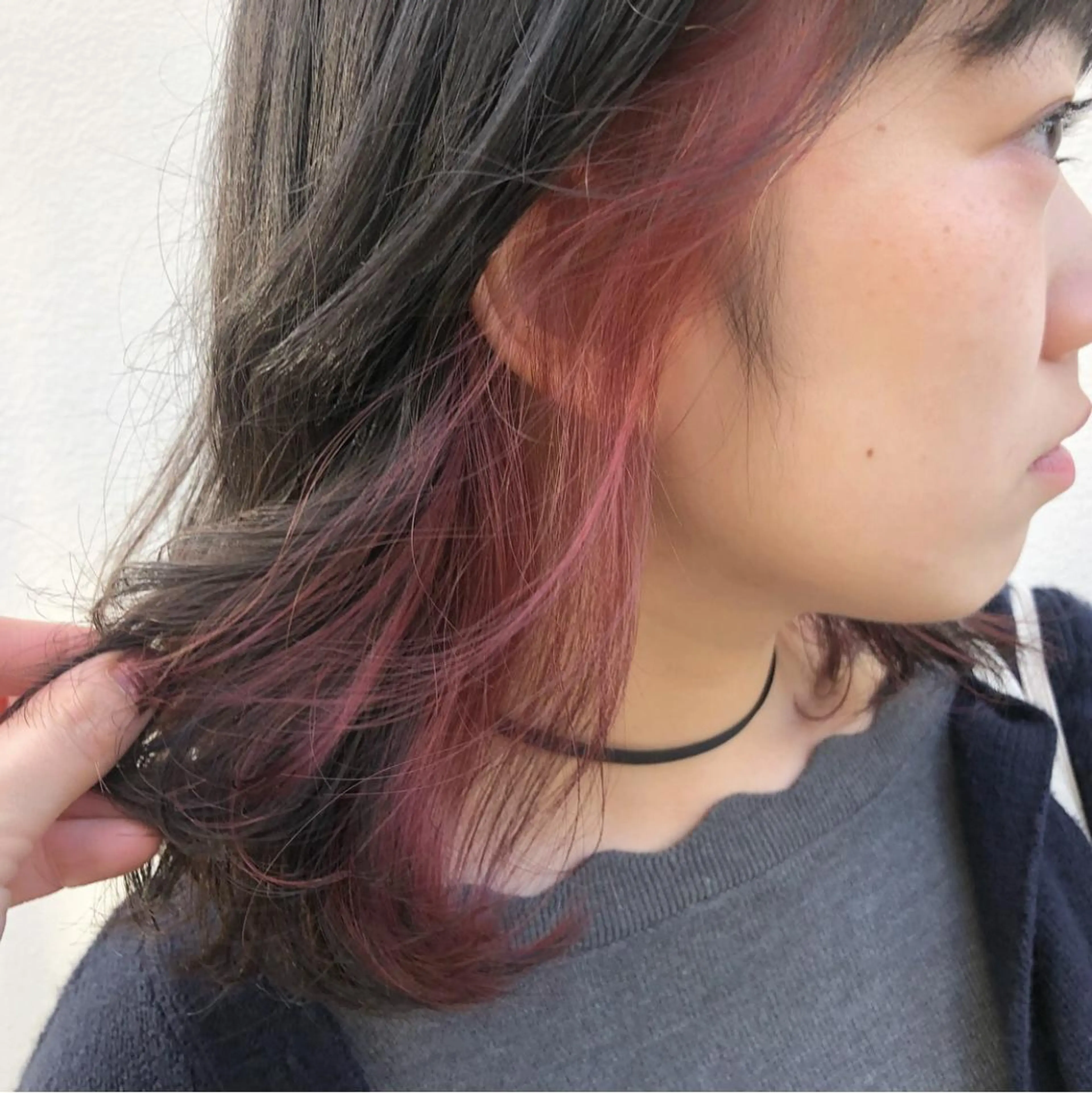 ミディアム カラー インナーカラー ピンクカラー バイオレットカラー ヘアカラー トリートメント 透明感・艶カラー/ 坂田友梨奈のヘアスタイル