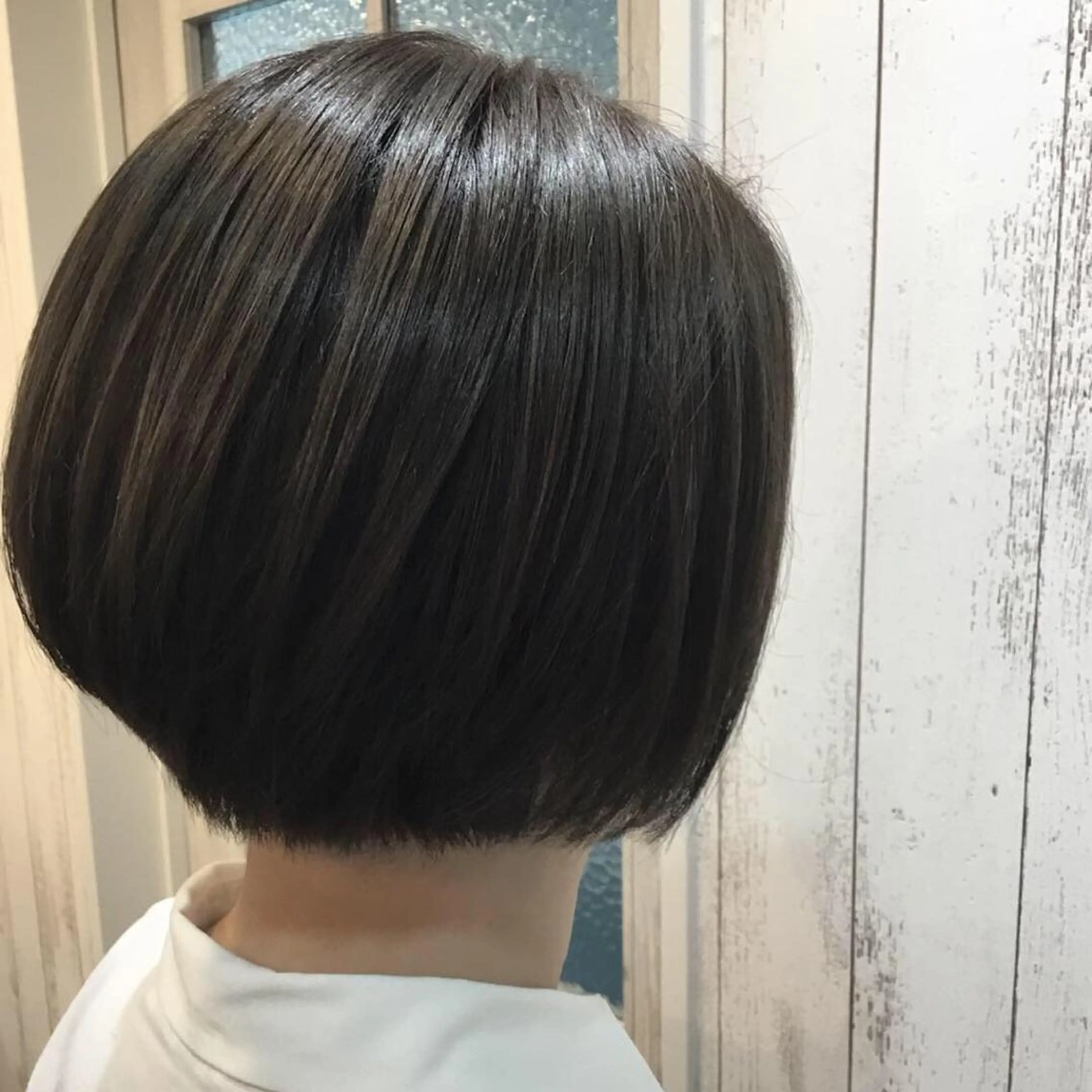 ショート カラー パーマ embrace エンブレイスのヘアスタイル