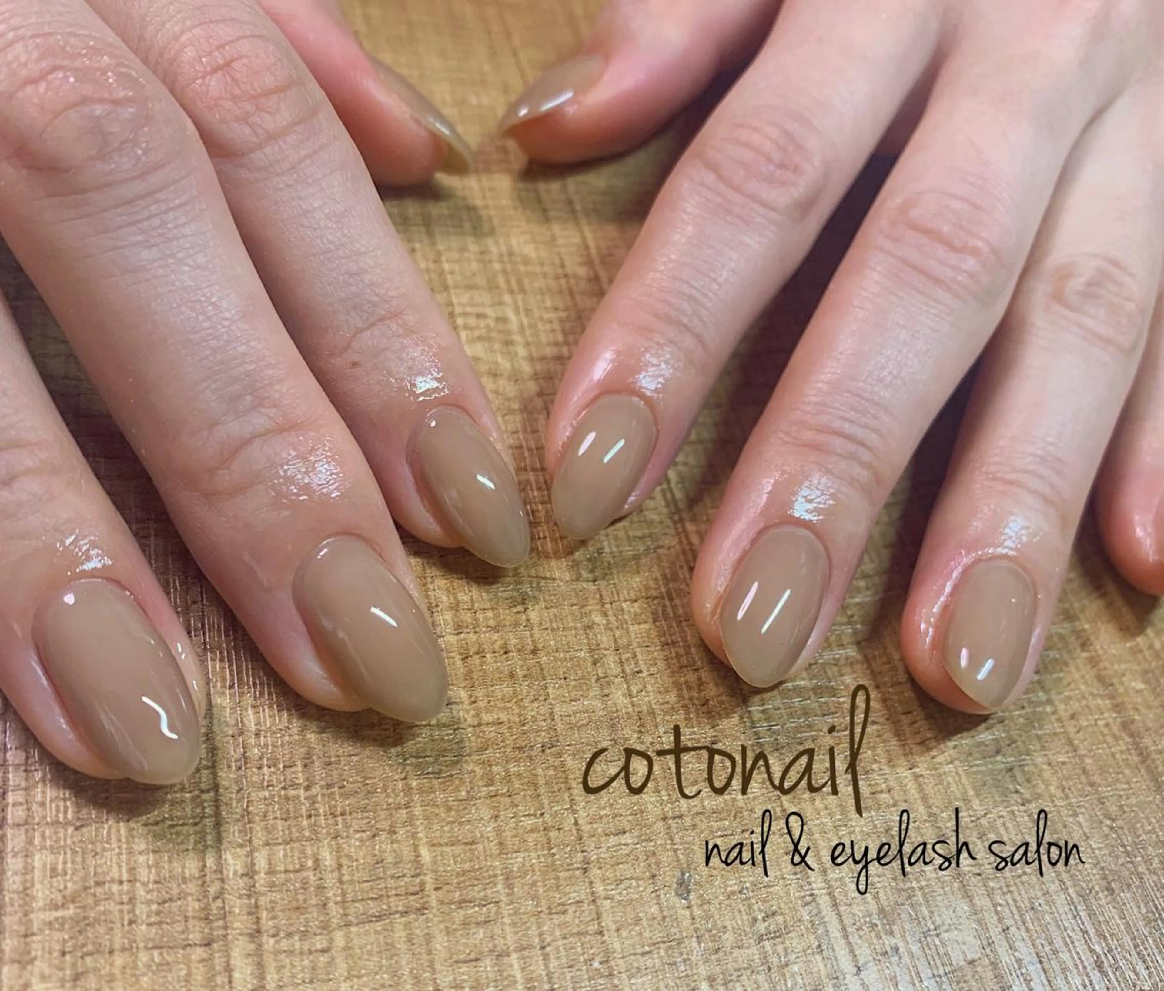 ミディアム ネイル ツメトマツゲ .のネイルデザイン