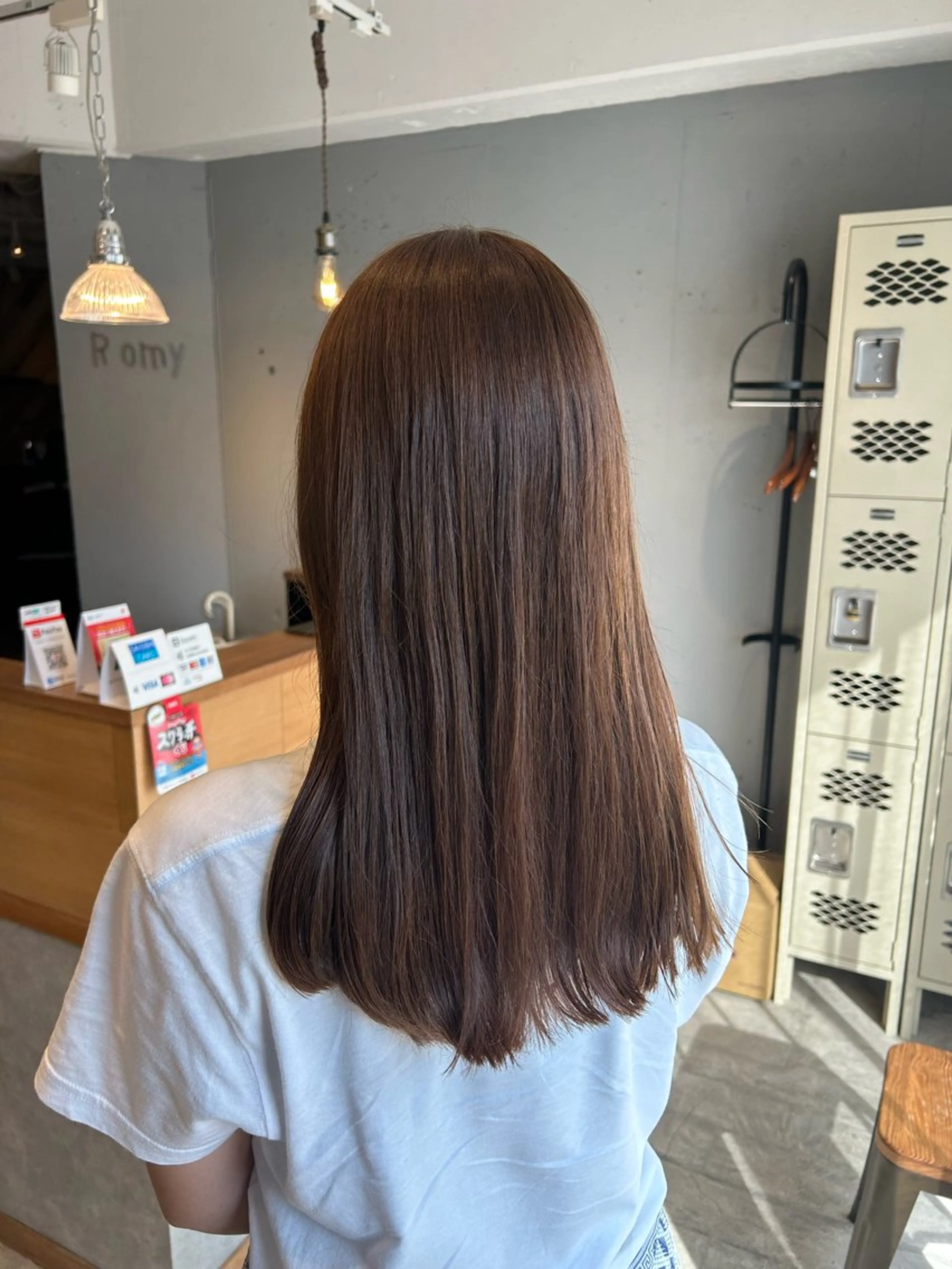 セミロング カラー アッシュ まるやま ゆいかのヘアスタイル