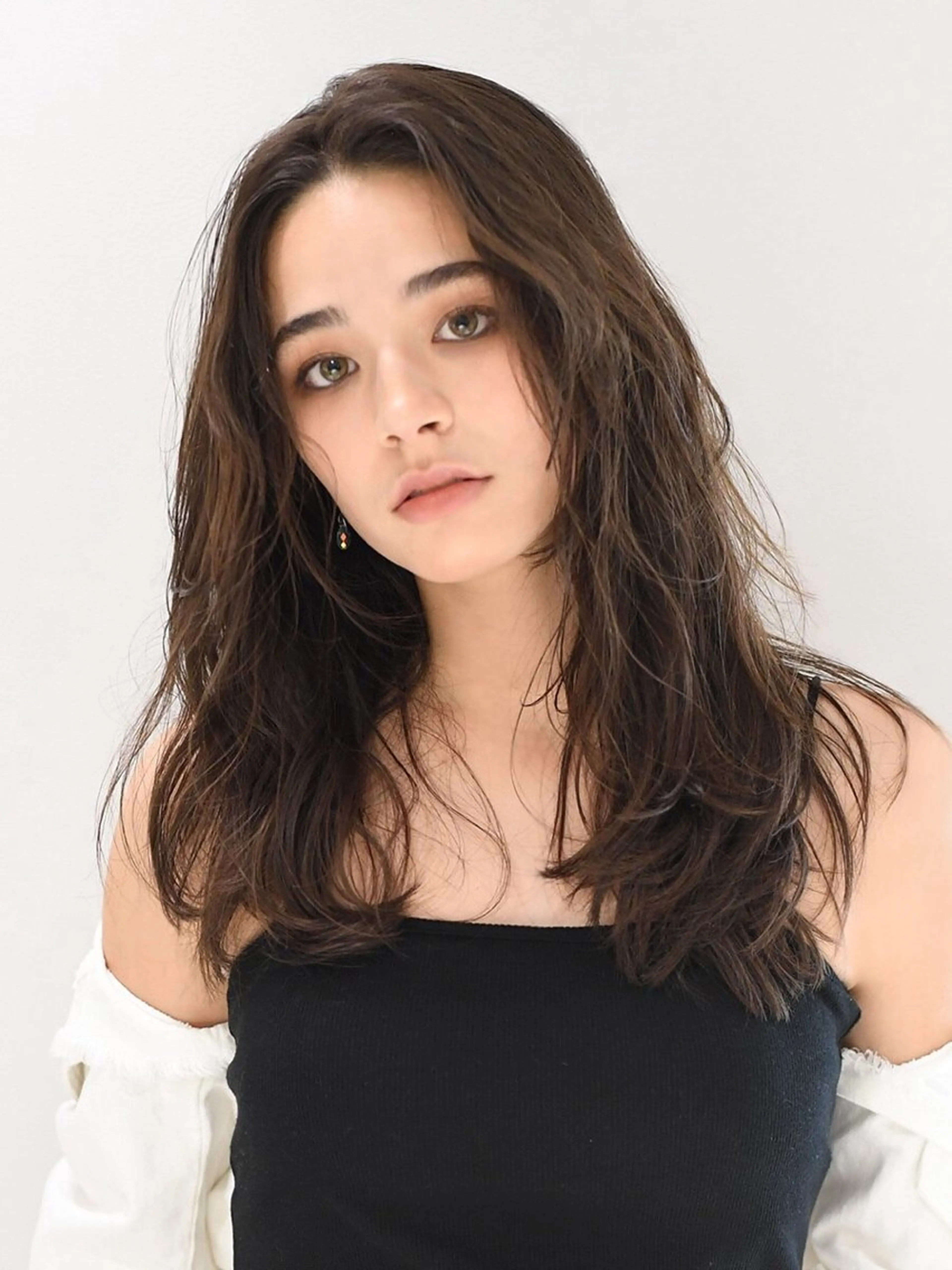 ロング カラー パーマ 透明感カラー ハイライトカラー 顔周りカット ハイライト 小顔カット 越谷の 髪質改善師✨のヘアスタイル