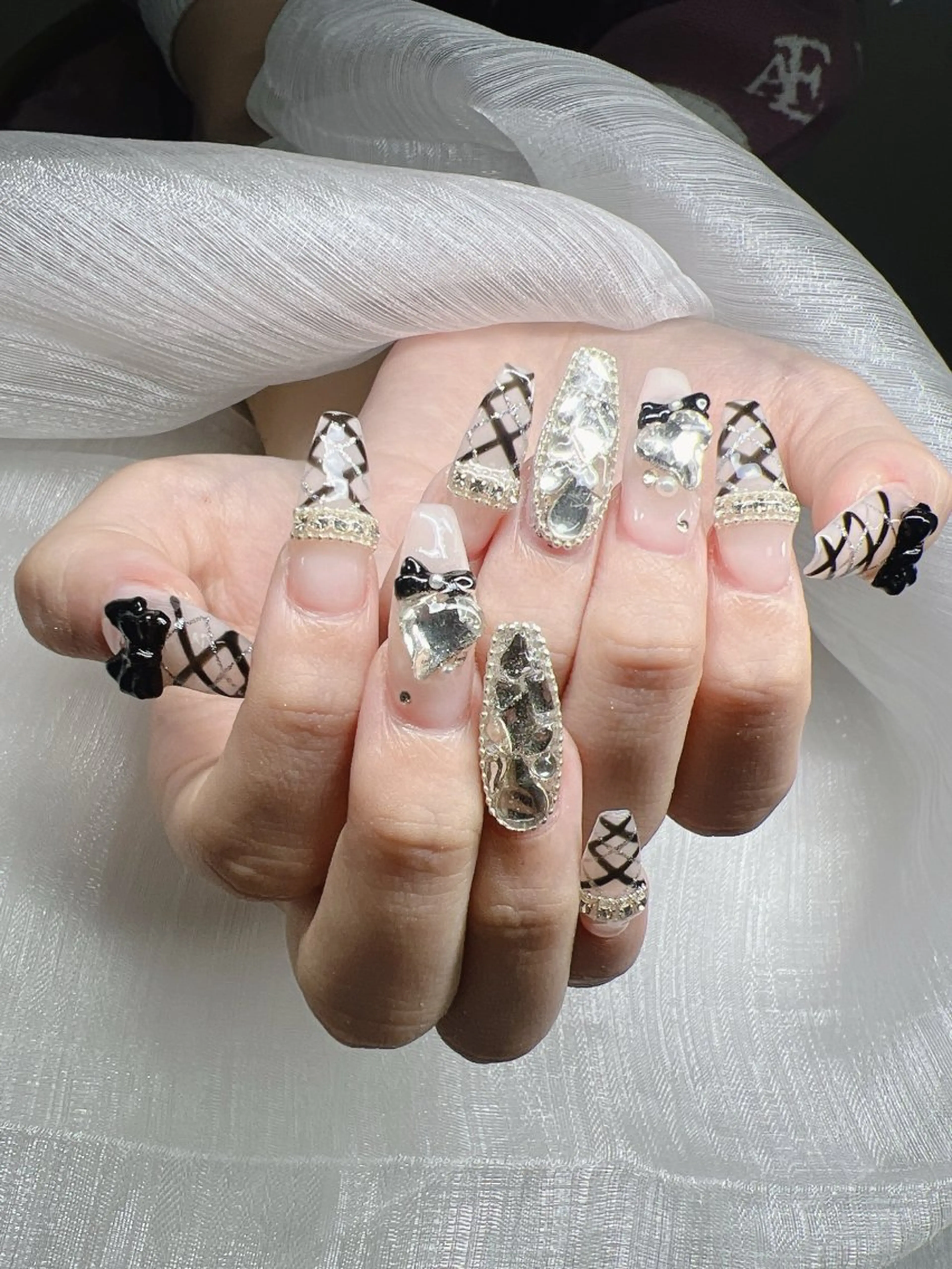 ネイル 長さ出し グラデーション キラキラネイル マグネットネイル ニュアンスネイル ハンドネイル Lee Nails チップ長さだし専門店のネイルデザイン