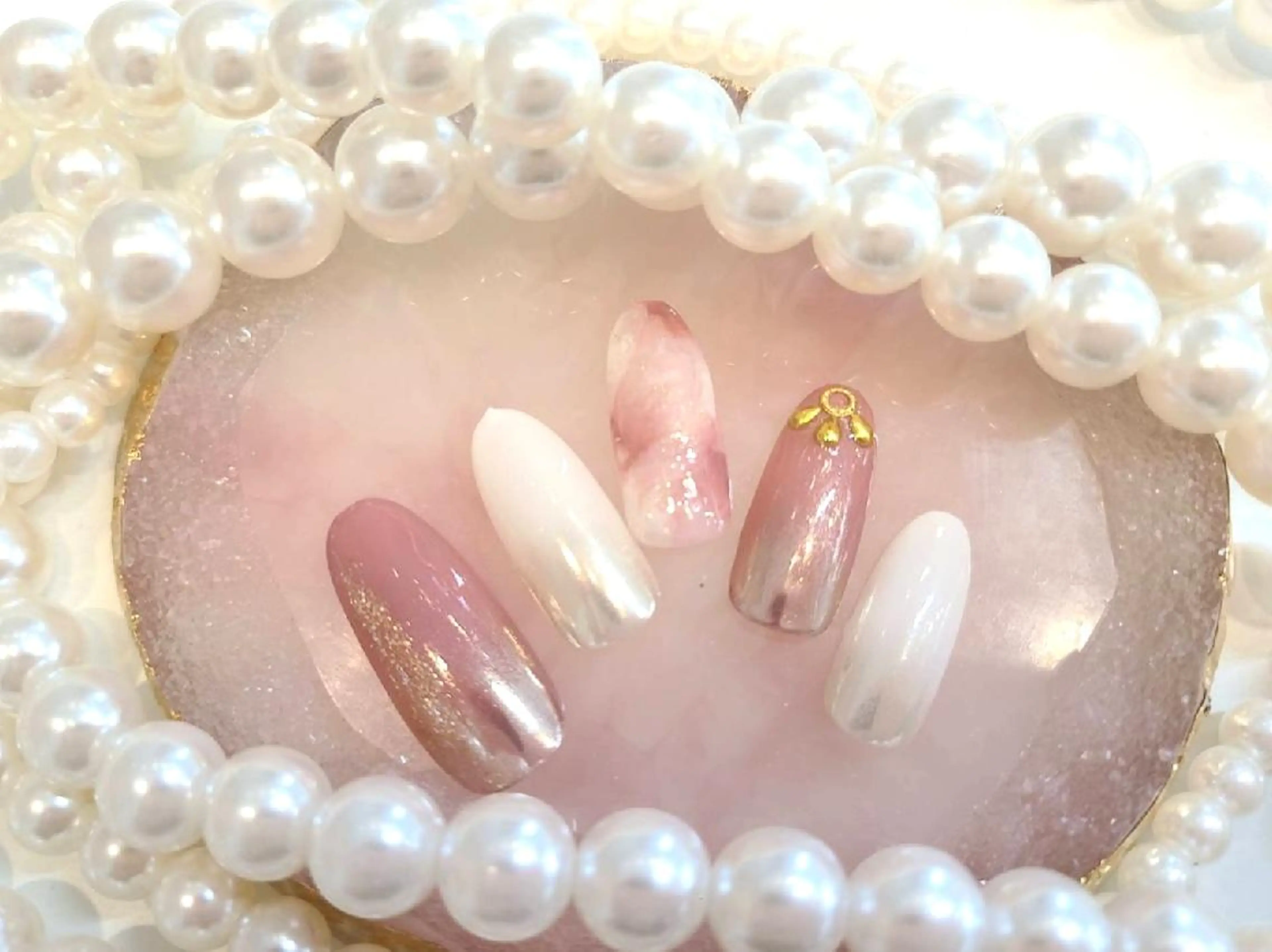 ネイル B.care自由ヶ丘所属・早坂  のネイルデザイン