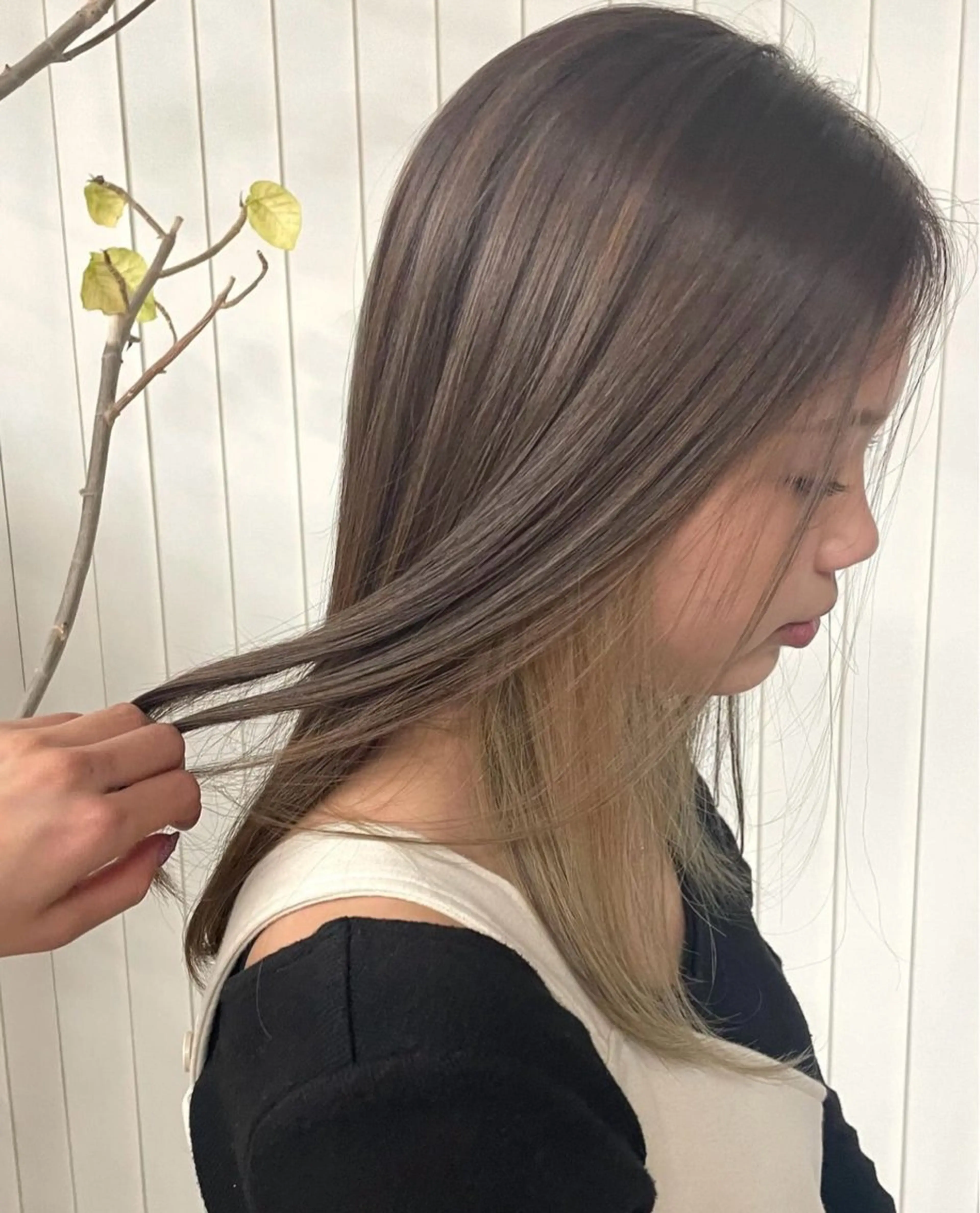 セミロング カラー インナーカラー ヘアカラー シミズ カエデ🍁のヘアスタイル