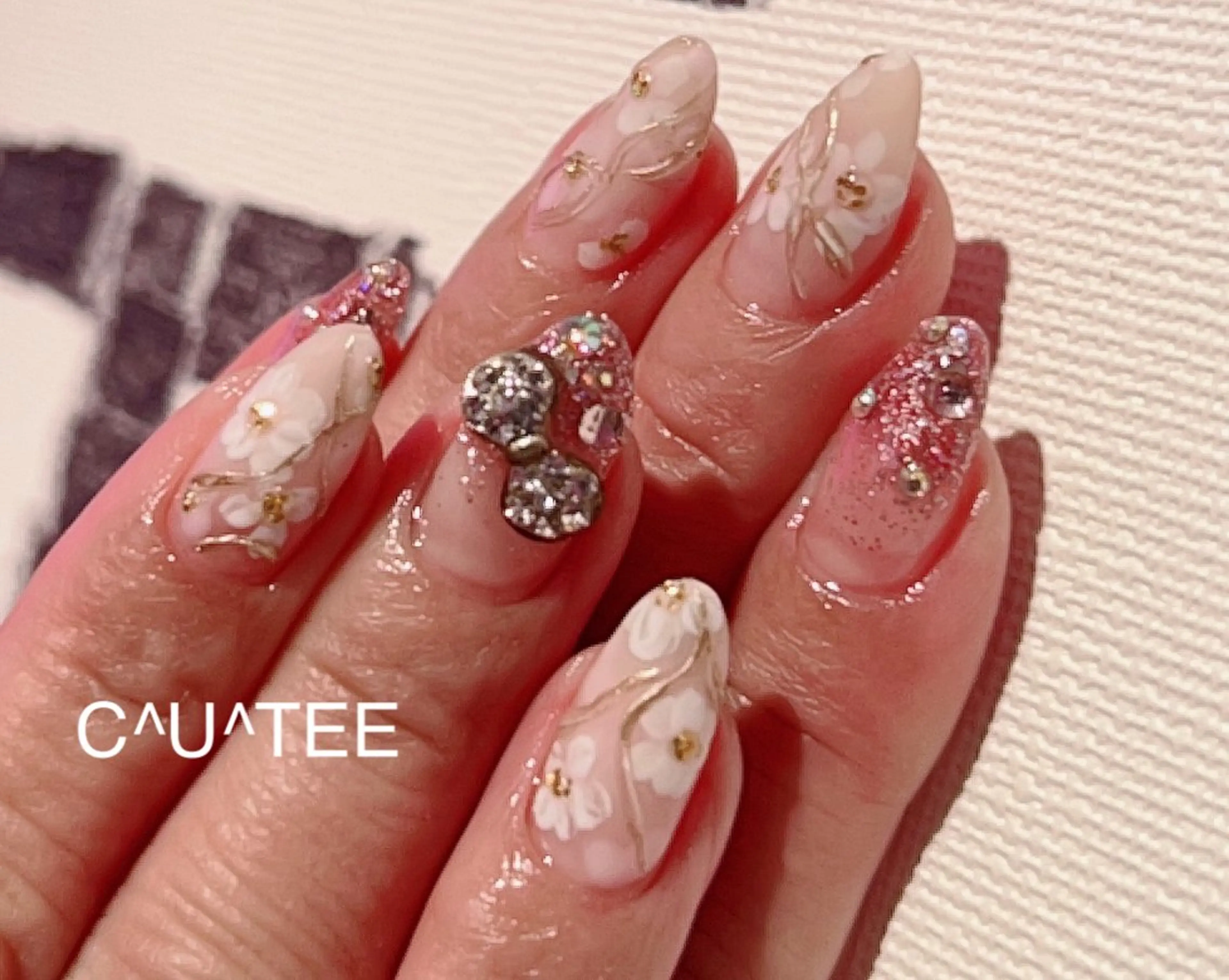 セミロング 🎀CUTEE 🎀レイのネイルデザイン