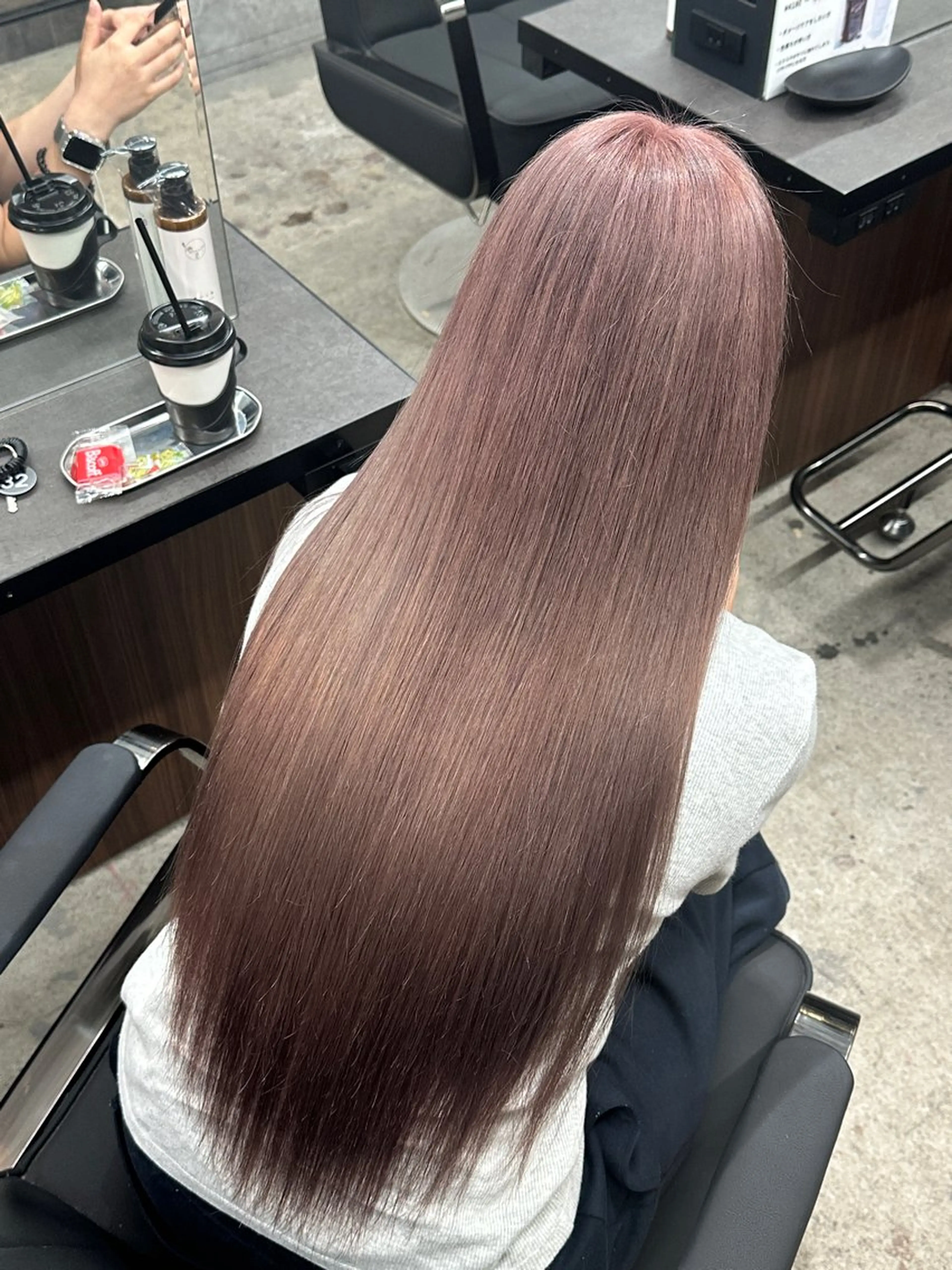 ロング カラー ベージュカラー ブリーチ ピンクカラー ピンクベージュ カット ヘアカラー トリートメント 美髪/ダブルカラー/ ブリーチ/ユウゴのヘアスタイル
