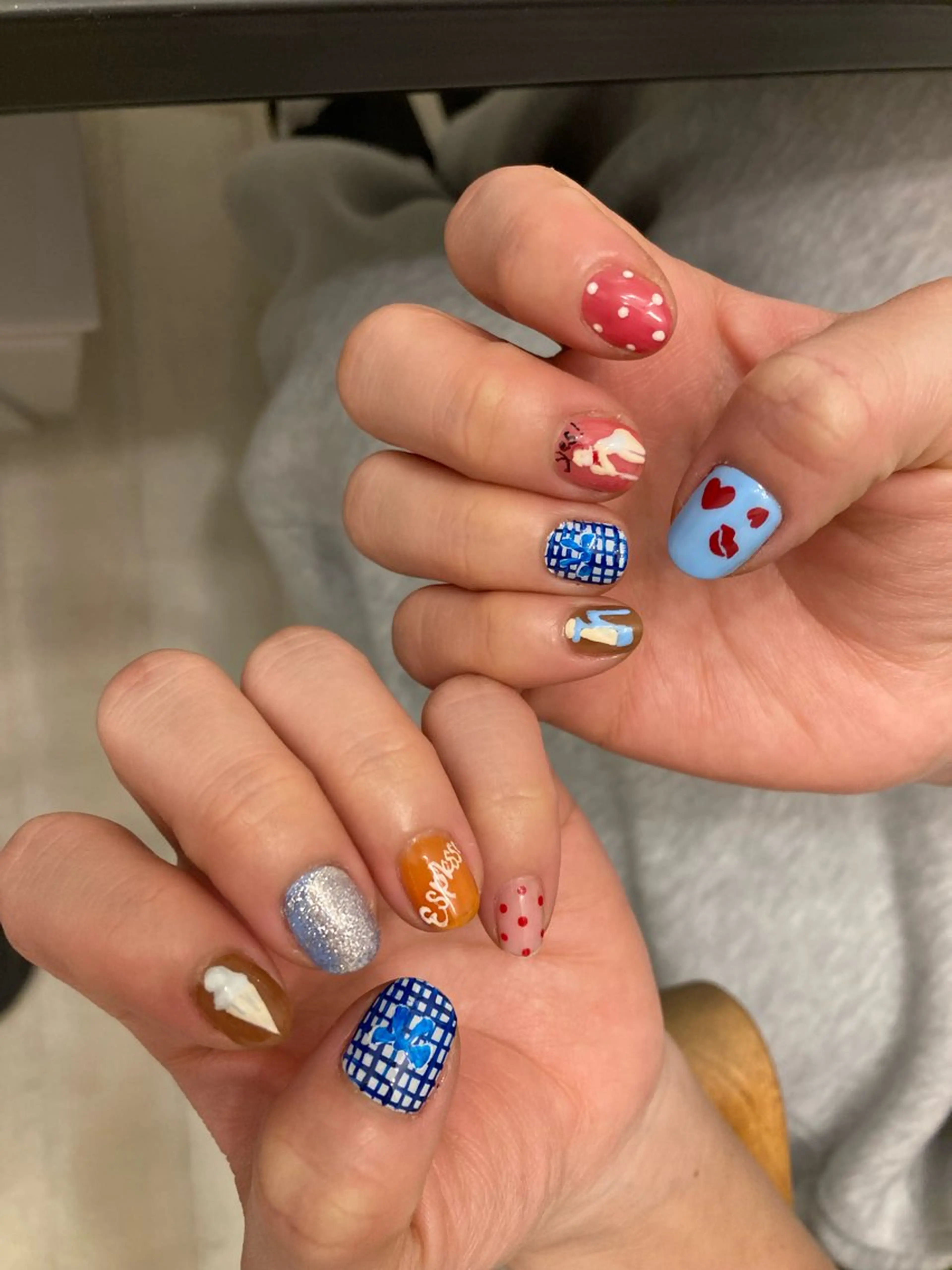 ネイル ハンドネイル ハンドケア 爪の絵描き屋　ミテネイル所属・爪の絵描き屋 ミテネイルのネイルデザイン