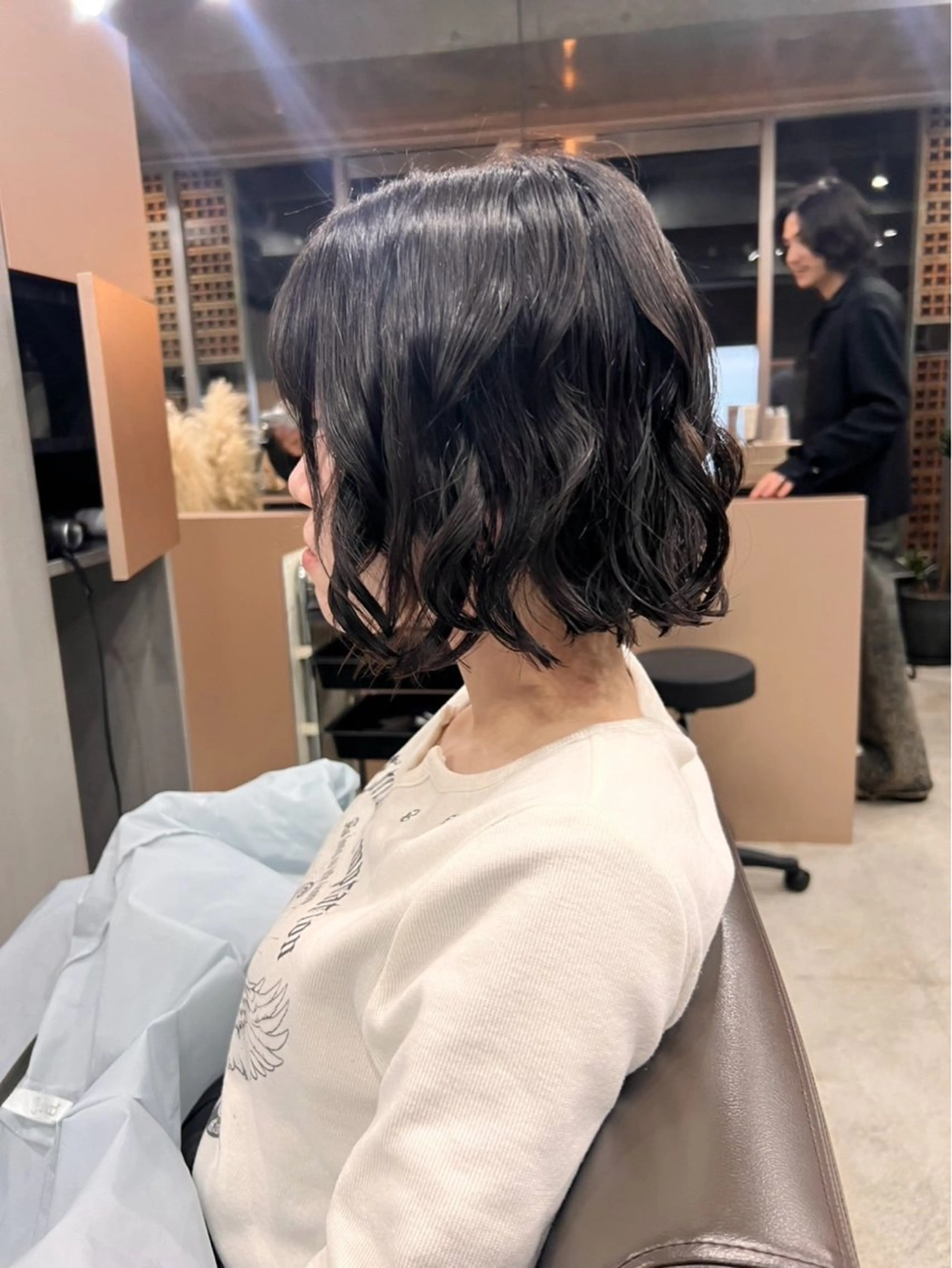 ショート パーマ パーマ aoba🩵 /コテ巻き風パーマのヘアスタイル