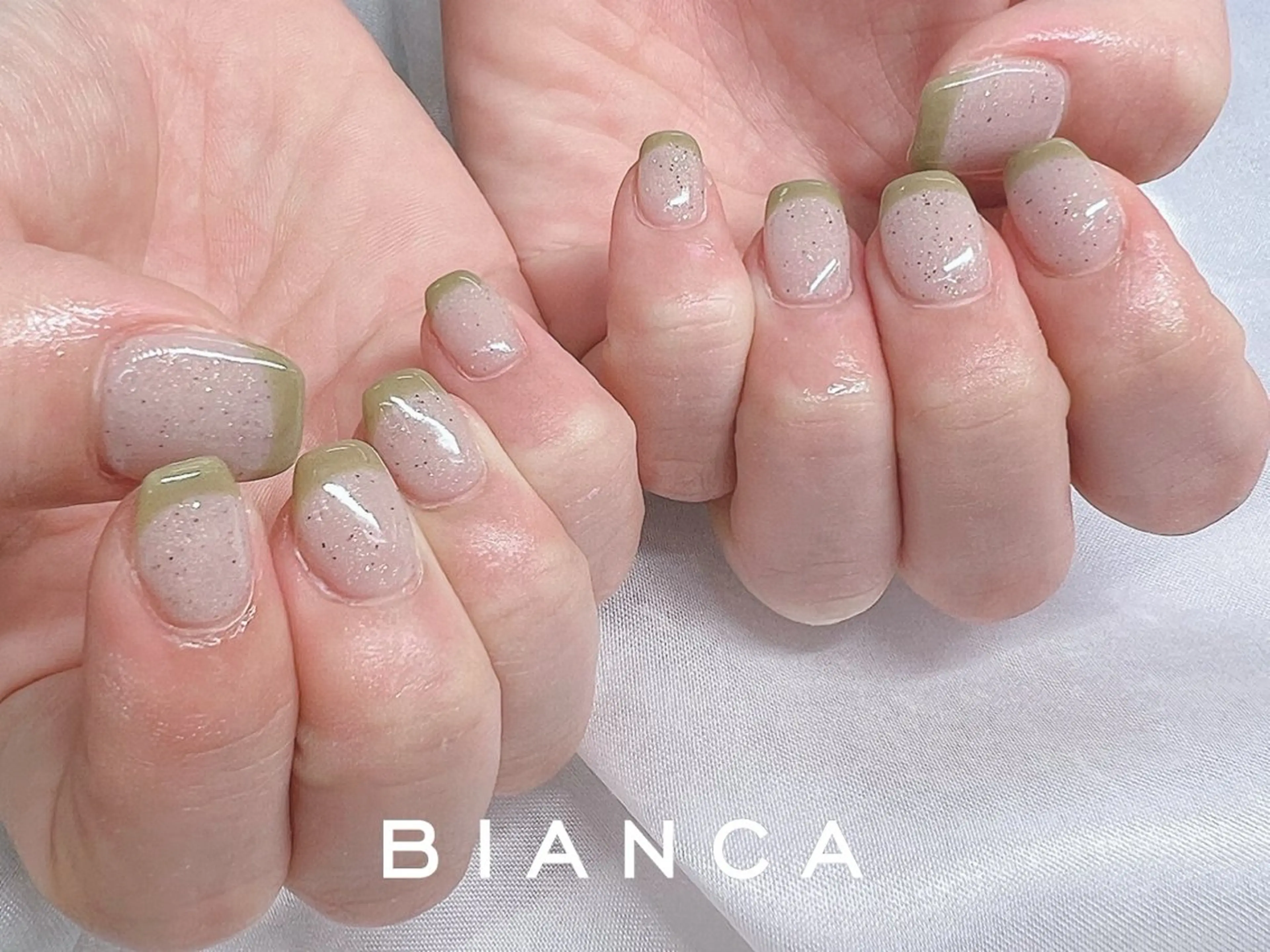 【オフ無し】ハンド🙌🏻王道フレンチネイル👑川口/パラジェル変更可の写真