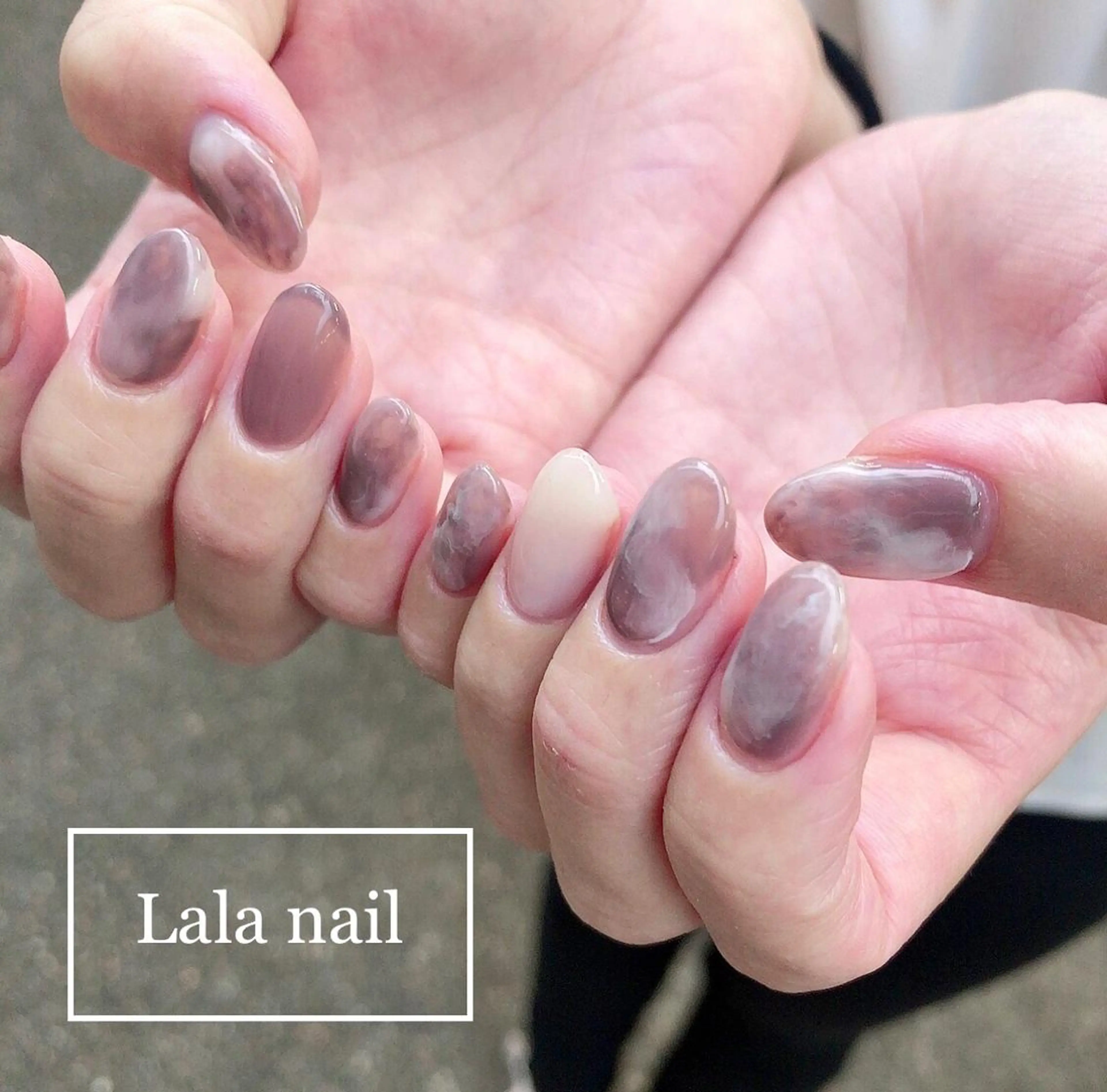 ネイル ブラウン ニュアンスネイル Lala nailのネイルデザイン