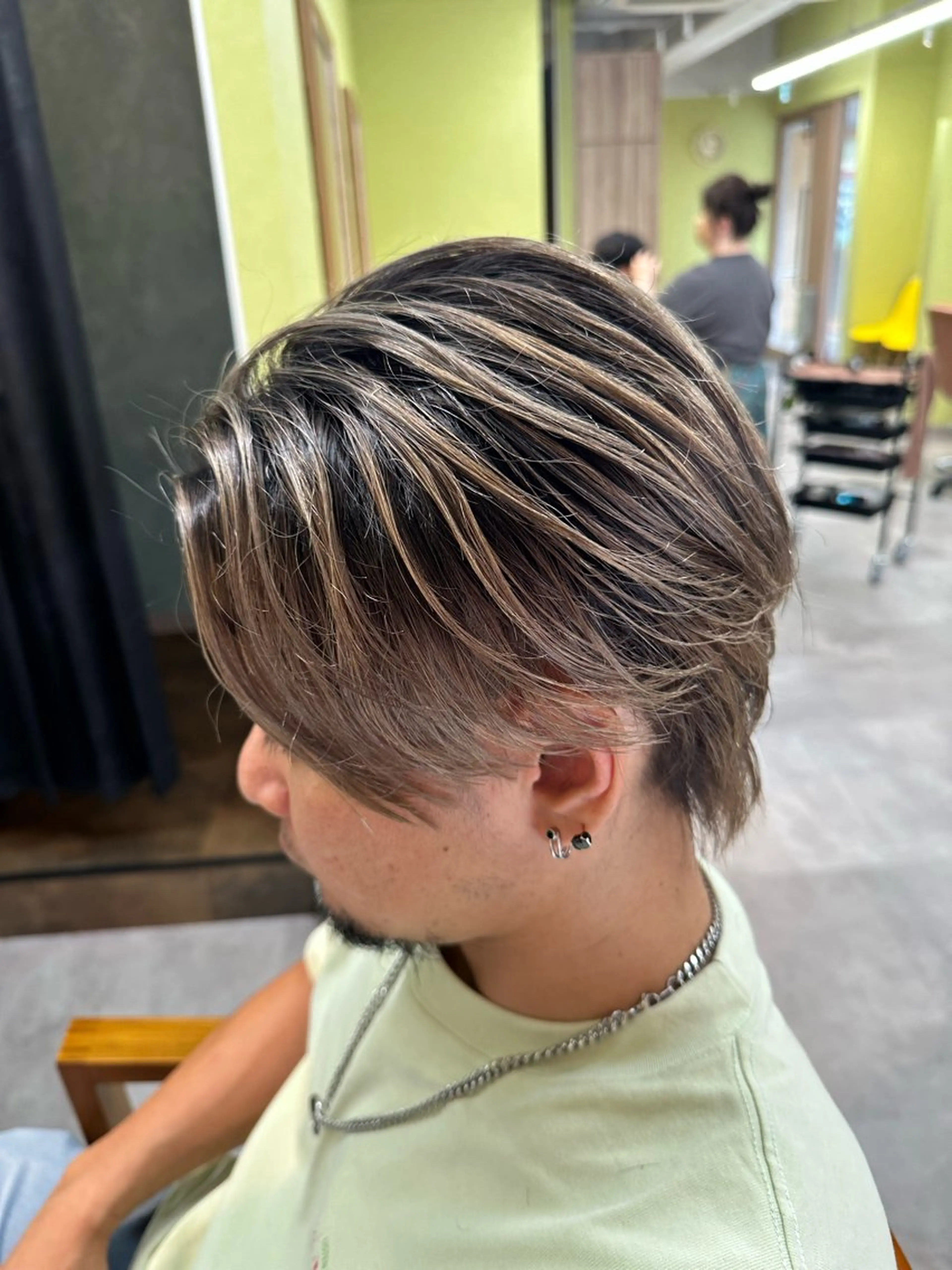 カラー メンズ メンズバレイヤージュ バレイヤージュ ベージュカラー ミルクティーベージュ カット ヘアカラー IwAsh中山所属・✂︎メンズバレイ ヤージュ✂︎露木智也のヘアスタイル