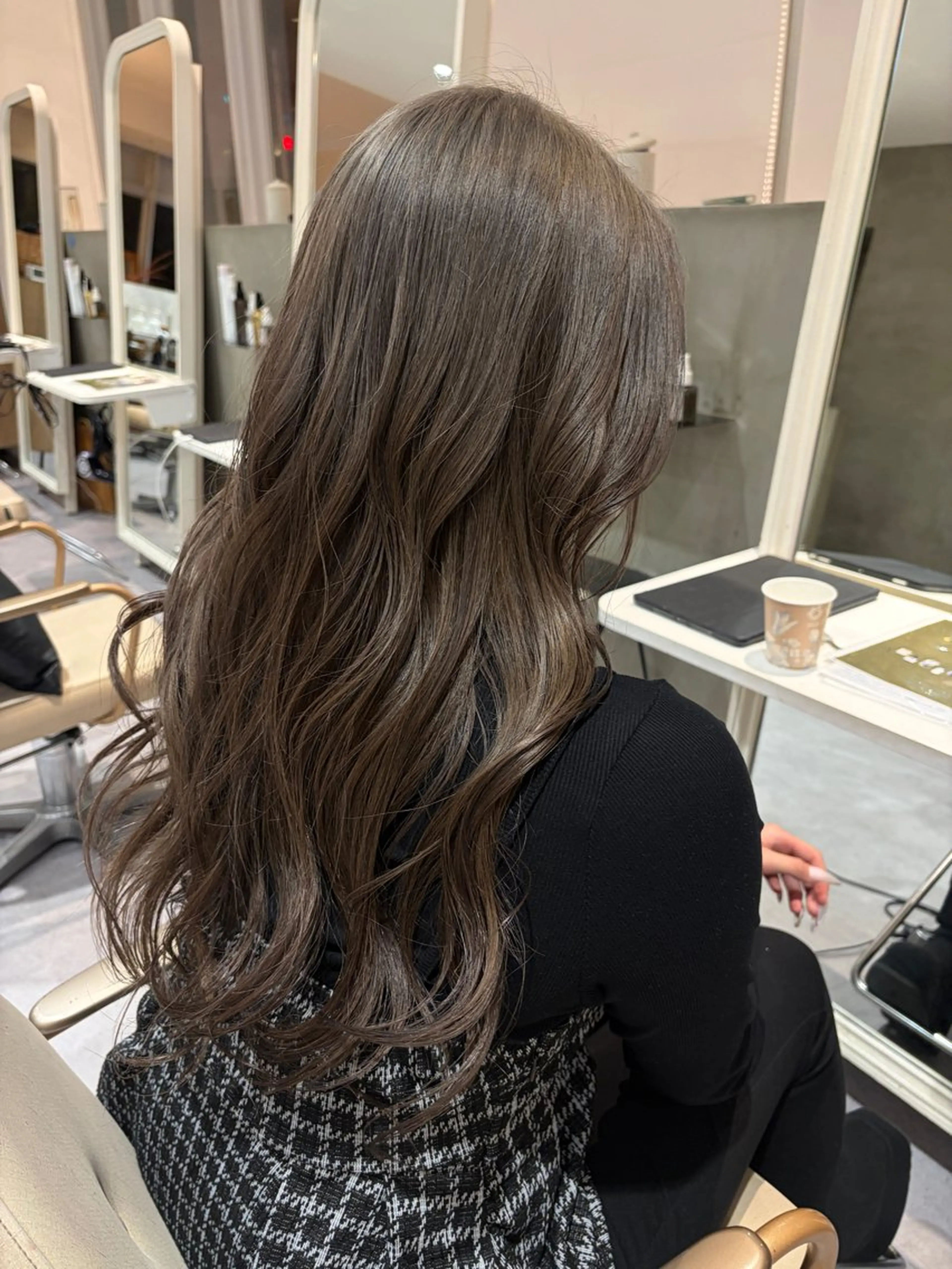 ロング ヘアカラー ブリーチカラー∕ デザインカラー／ねねのヘアスタイル