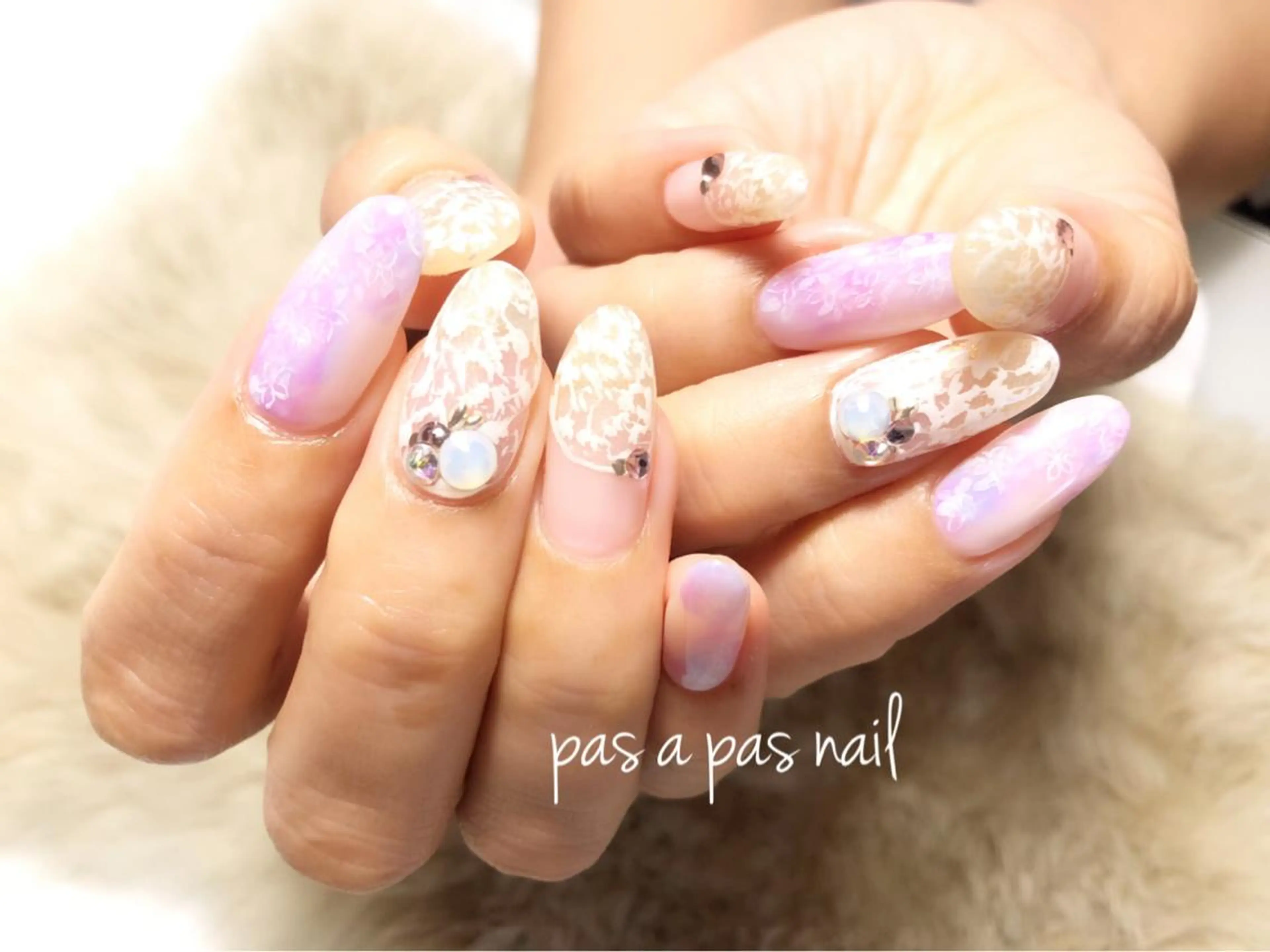 ネイル Yakko pas á pasのネイルデザイン