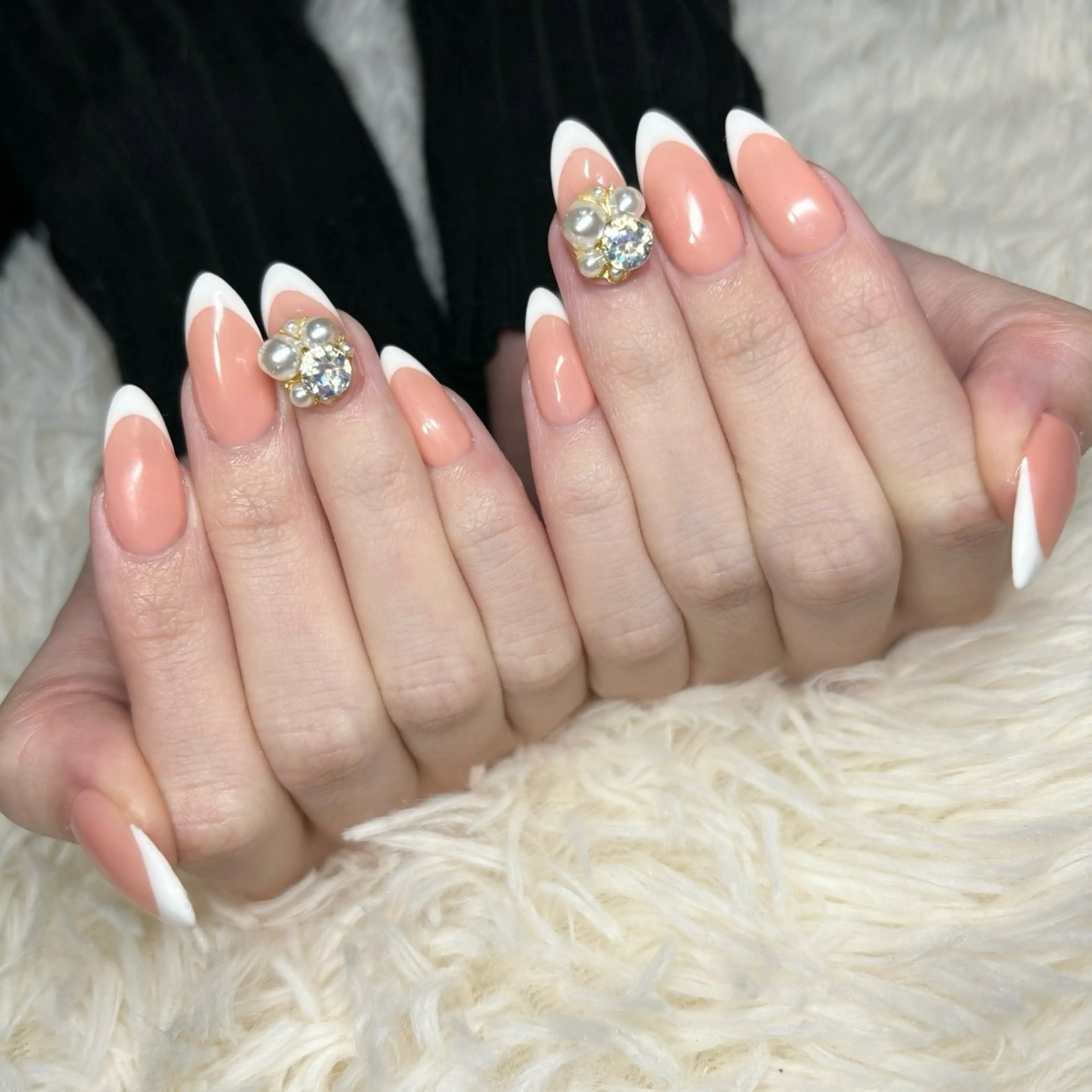 ネイル フレンチネイル ハンドネイル nail salon Ecrin所属・前島 稀歩のネイルデザイン