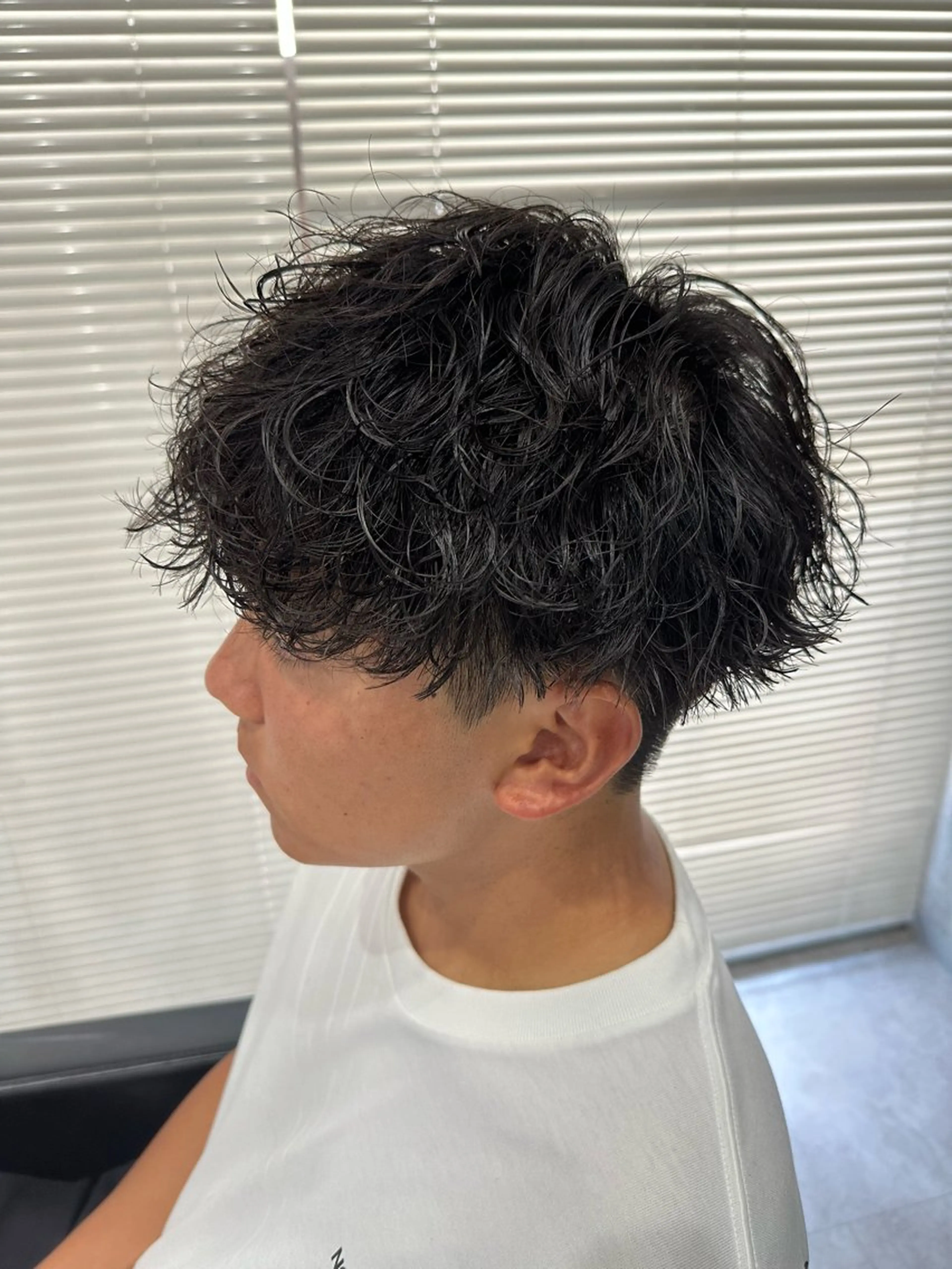 ショート パーマ メンズ メンズパーマ 波巻きパーマ カット パーマ 「パーマ指名No1 🥇」小日向悠のヘアスタイル