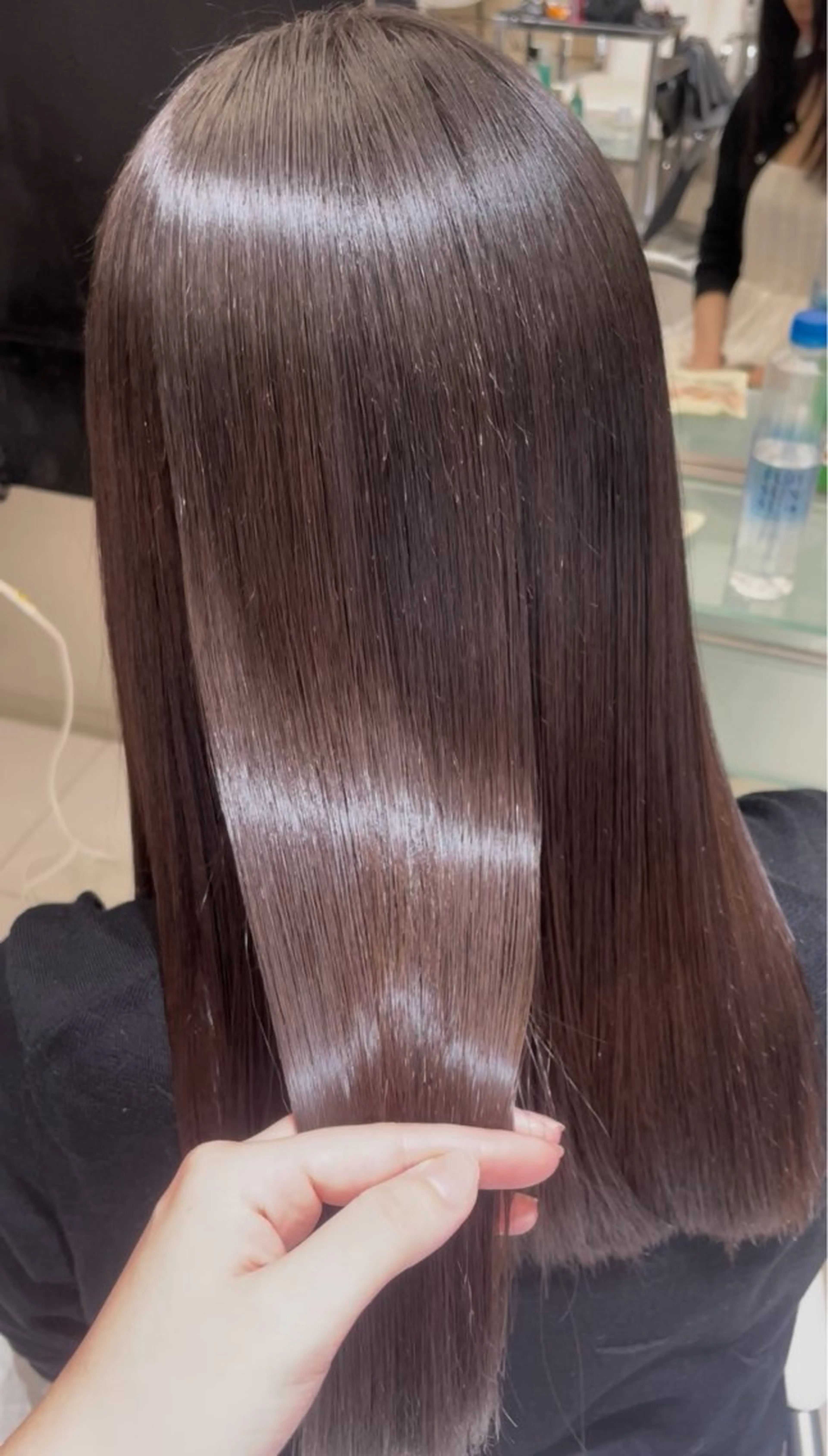 セミロング カラー ブリーチ デザインカラー ダブルカラー ハイライトカラー ハイトーンカラー ヘアカラー トリートメント 【美髪ストレート】✨ 小川さくらのヘアスタイル