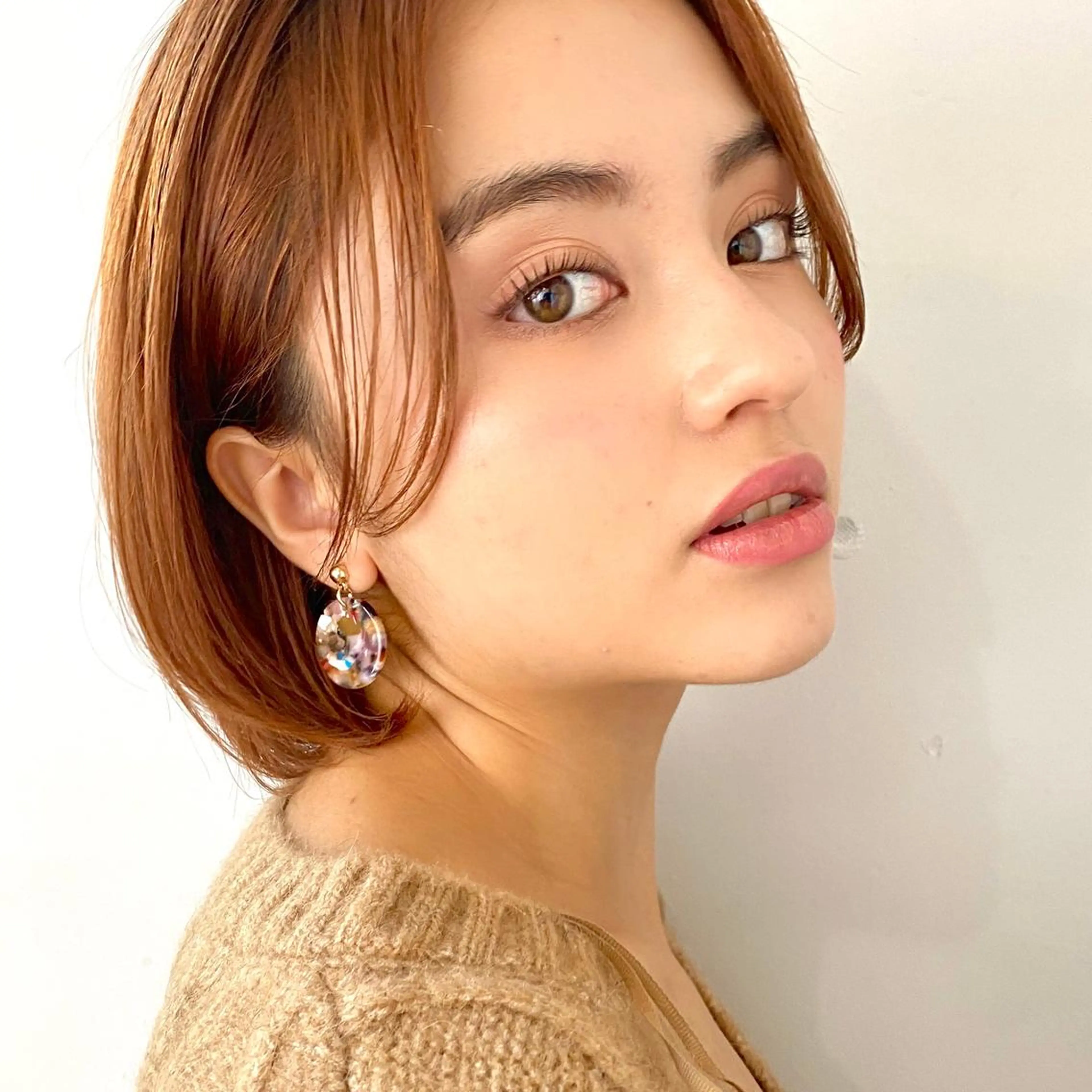 ミディアム カラー ベージュカラー オレンジ オレンジベージュ ボブ ヘアカラー トリートメント chama レイヤーカットのヘアスタイル