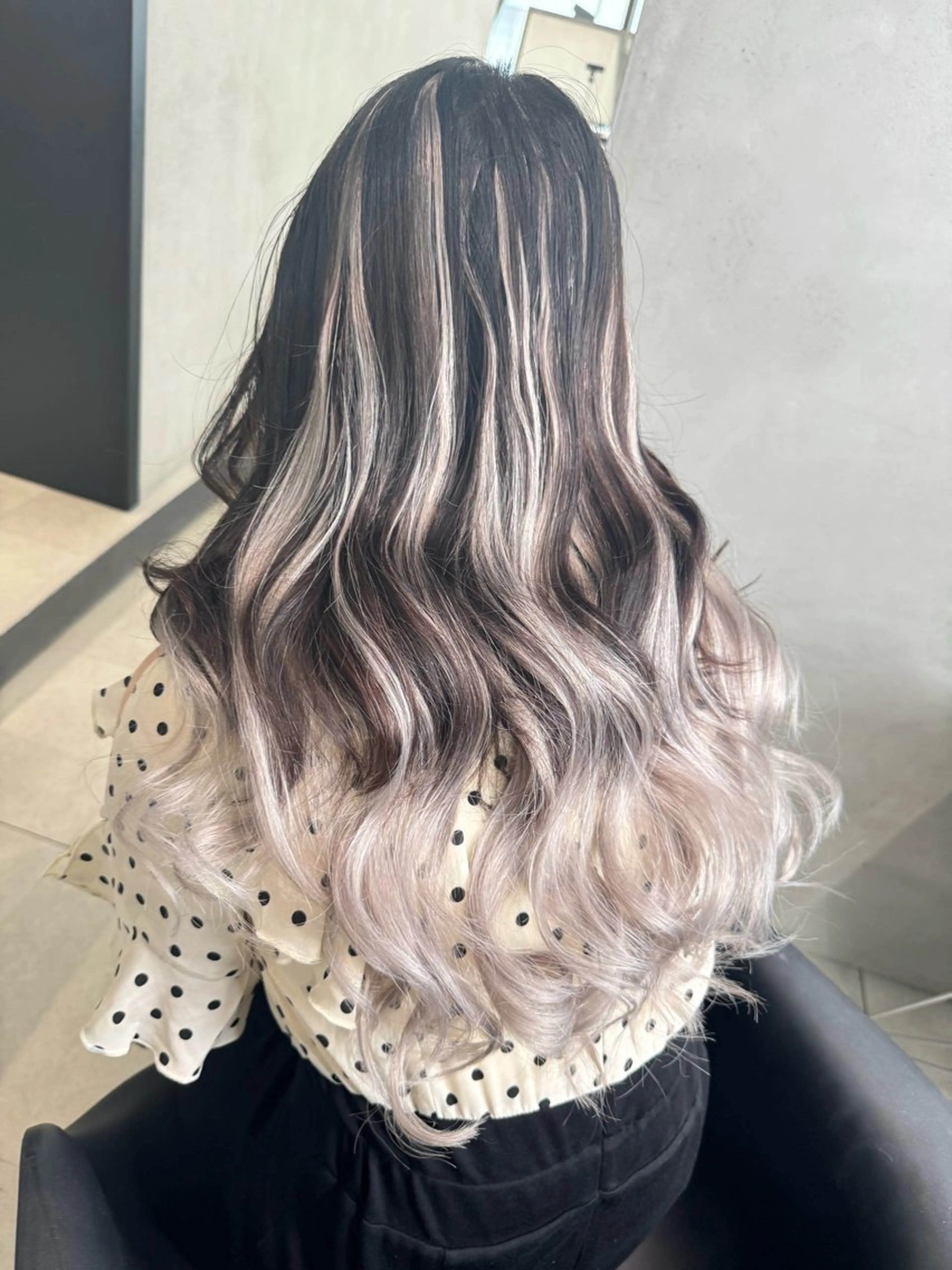 ロング 🇰🇷韓国風ハイ トーンKANA🖤のヘアスタイル