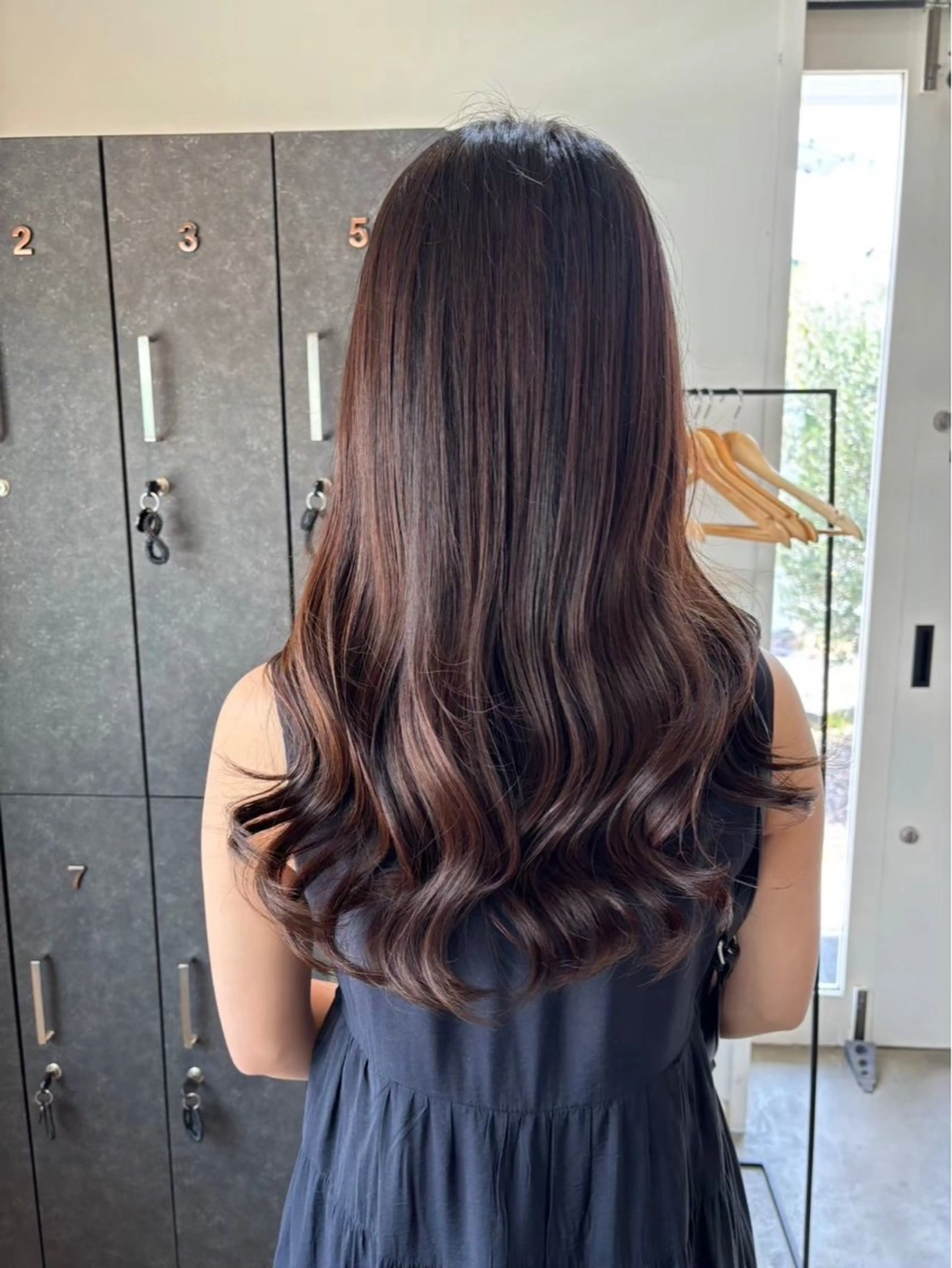 ロング ヘアカラー 後藤 実咲のヘアスタイル