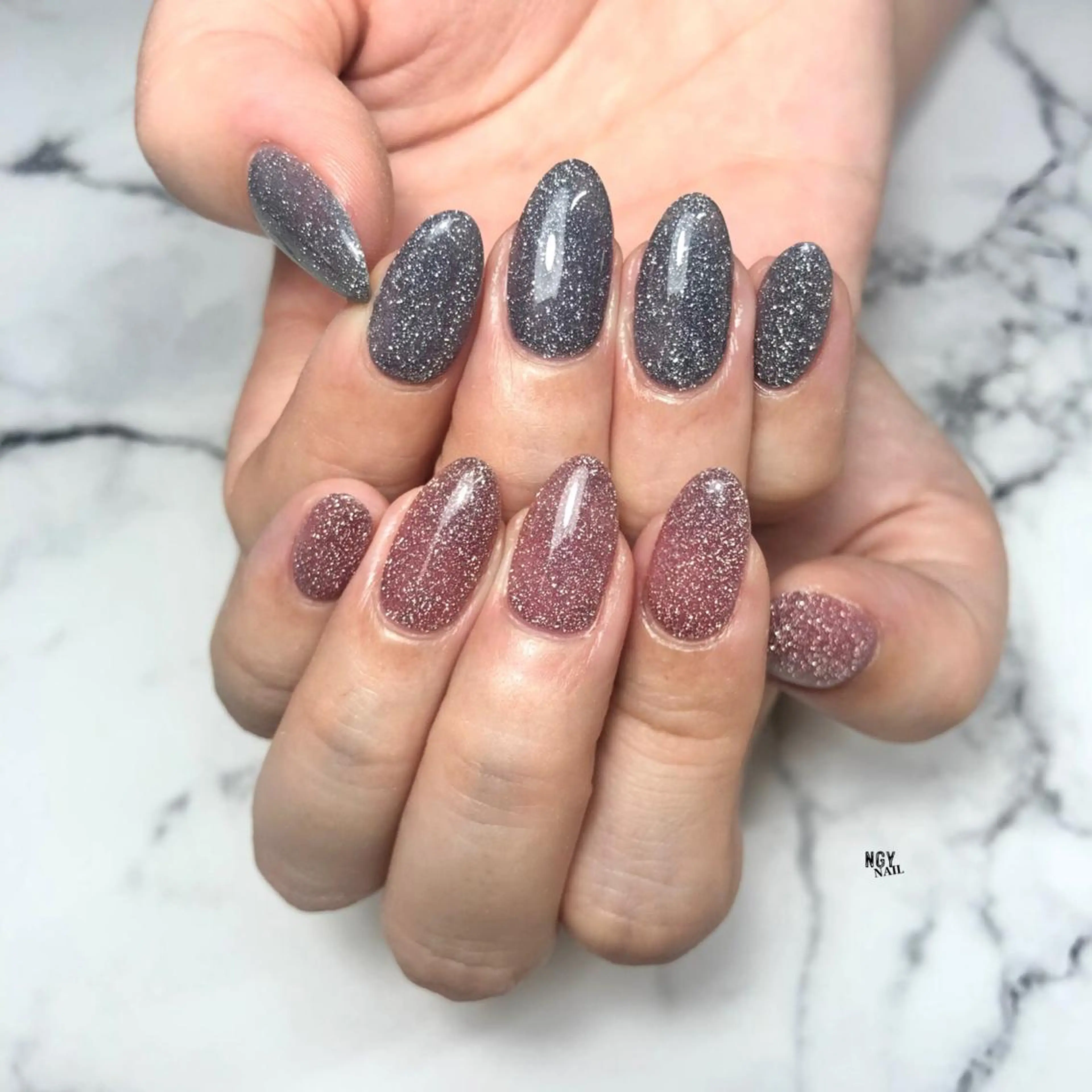 ネイル ボルドー フラッシュネイル ジェルネイル キラキラネイル 韓国ネイル ハンドネイル NAIL NOWのネイルデザイン