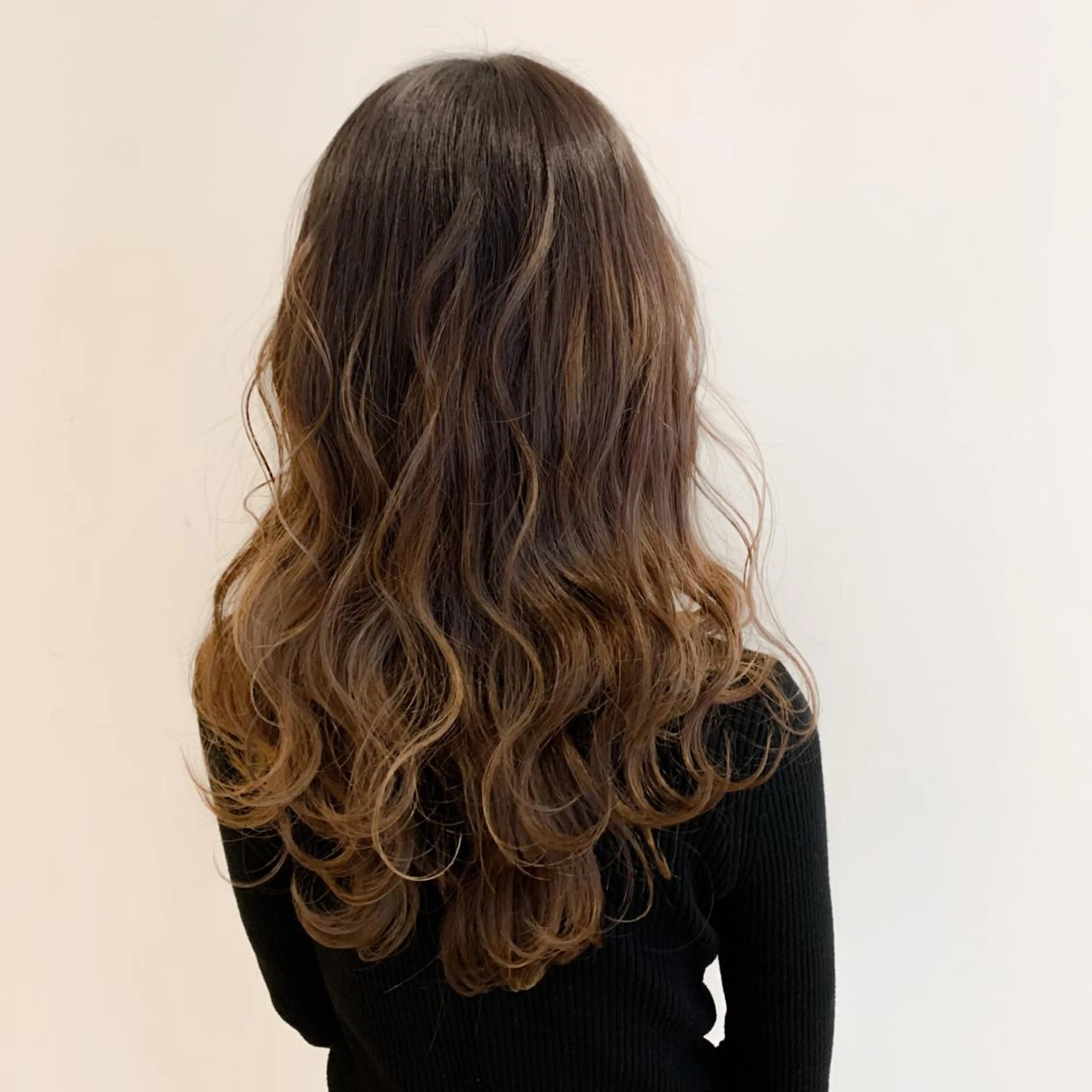 ロング カラー バレイヤージュ ハイライトカラー ハイライト レイヤーカット 坂井翔　kiju オーナースタイリストのヘアスタイル