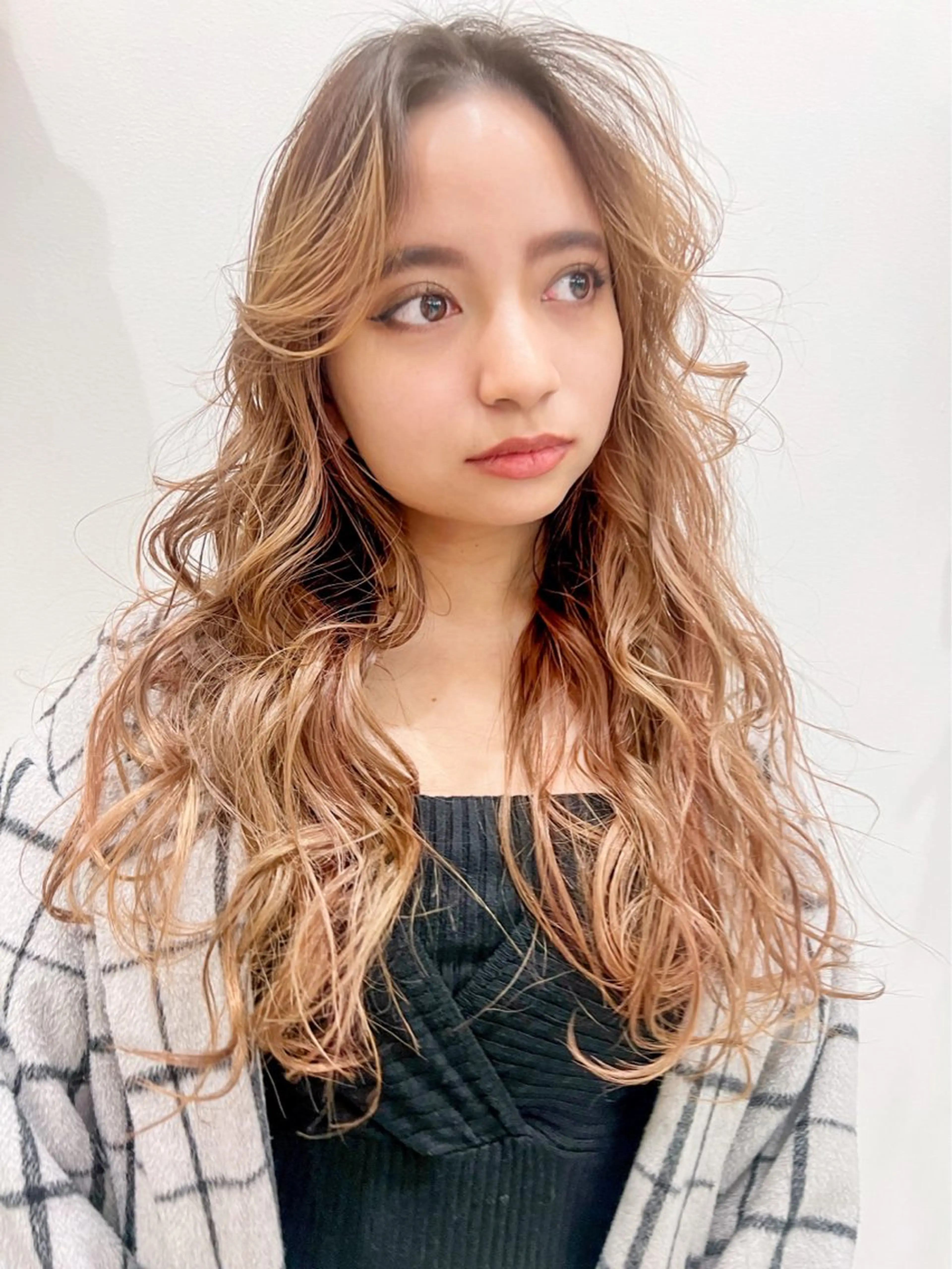 ロング カラー ベージュカラー ブリーチ ハイトーンカラー トリートメント 似合わせカット🫧 /パーマRINAのヘアスタイル
