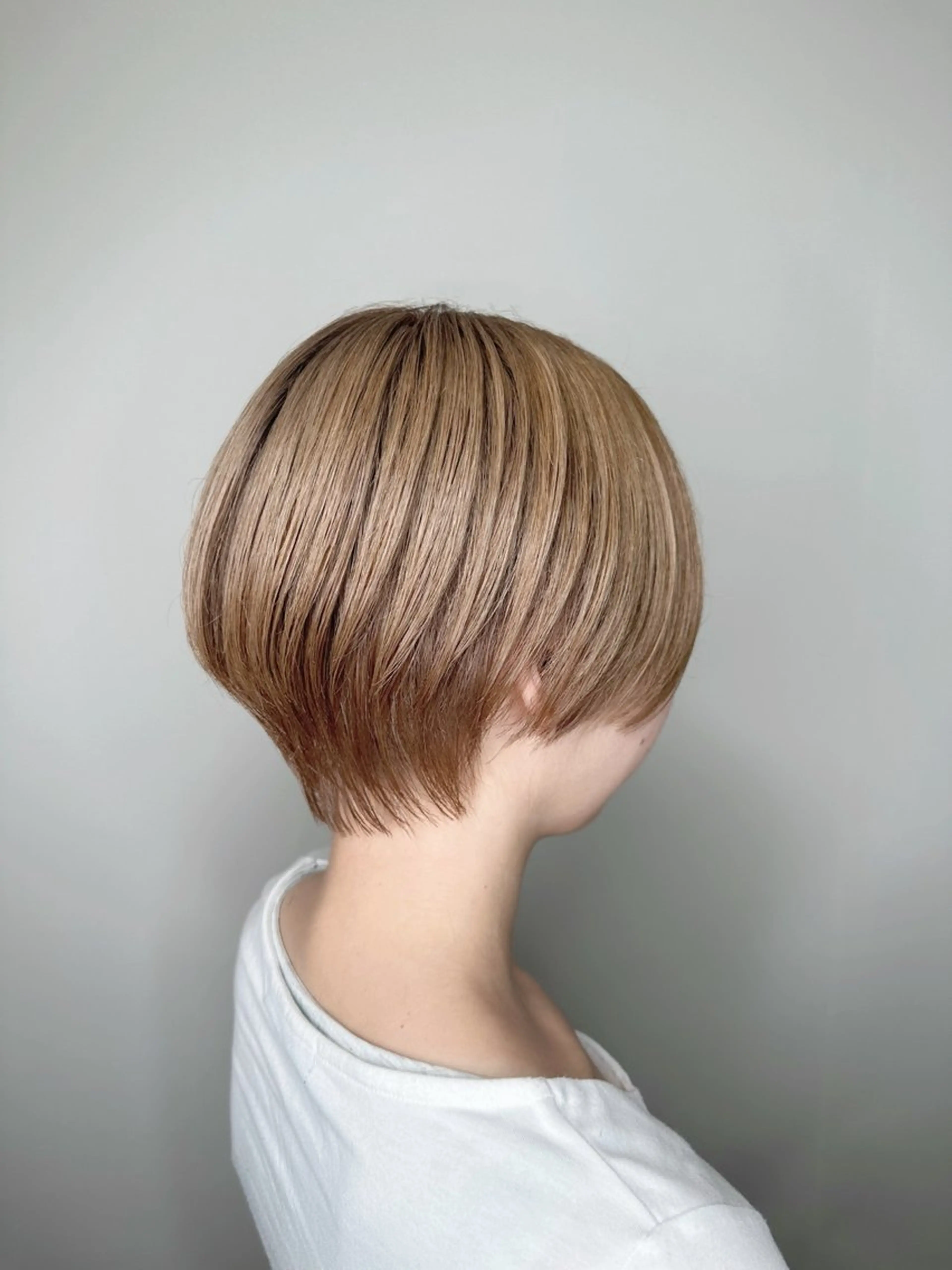 ショート カラー 坂本 かのんのヘアスタイル